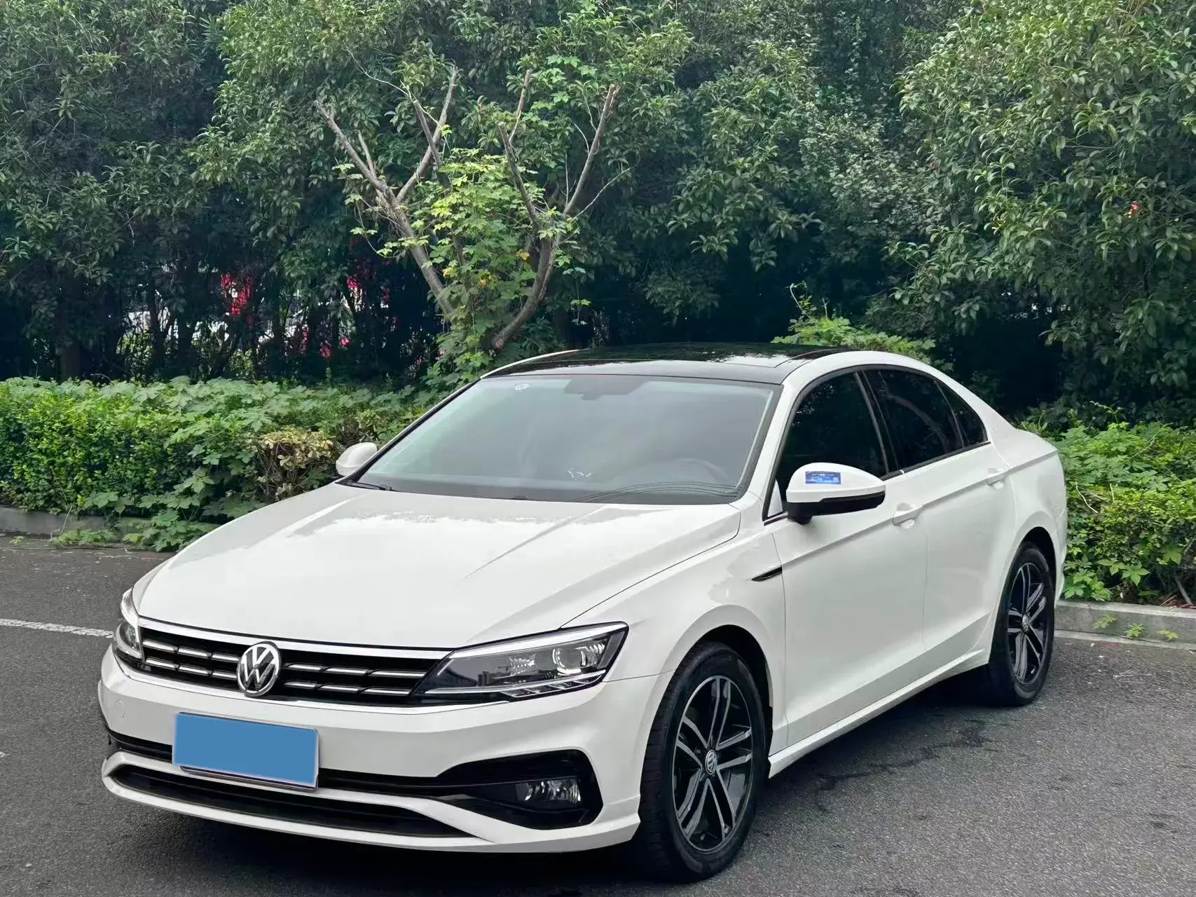 2021 VOLKSWAGEN LAMANDO view 1