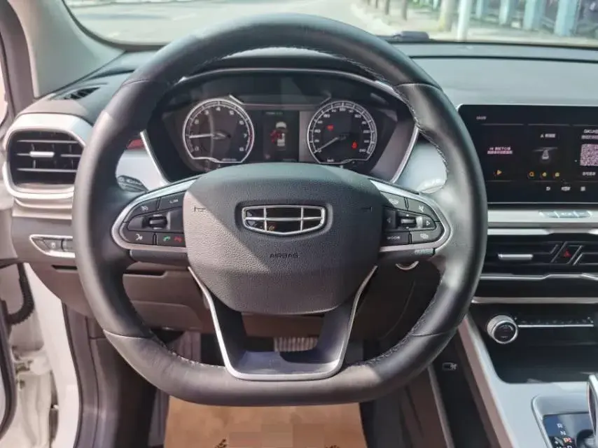 2020 GEELY COOLRAY thumbnail 4