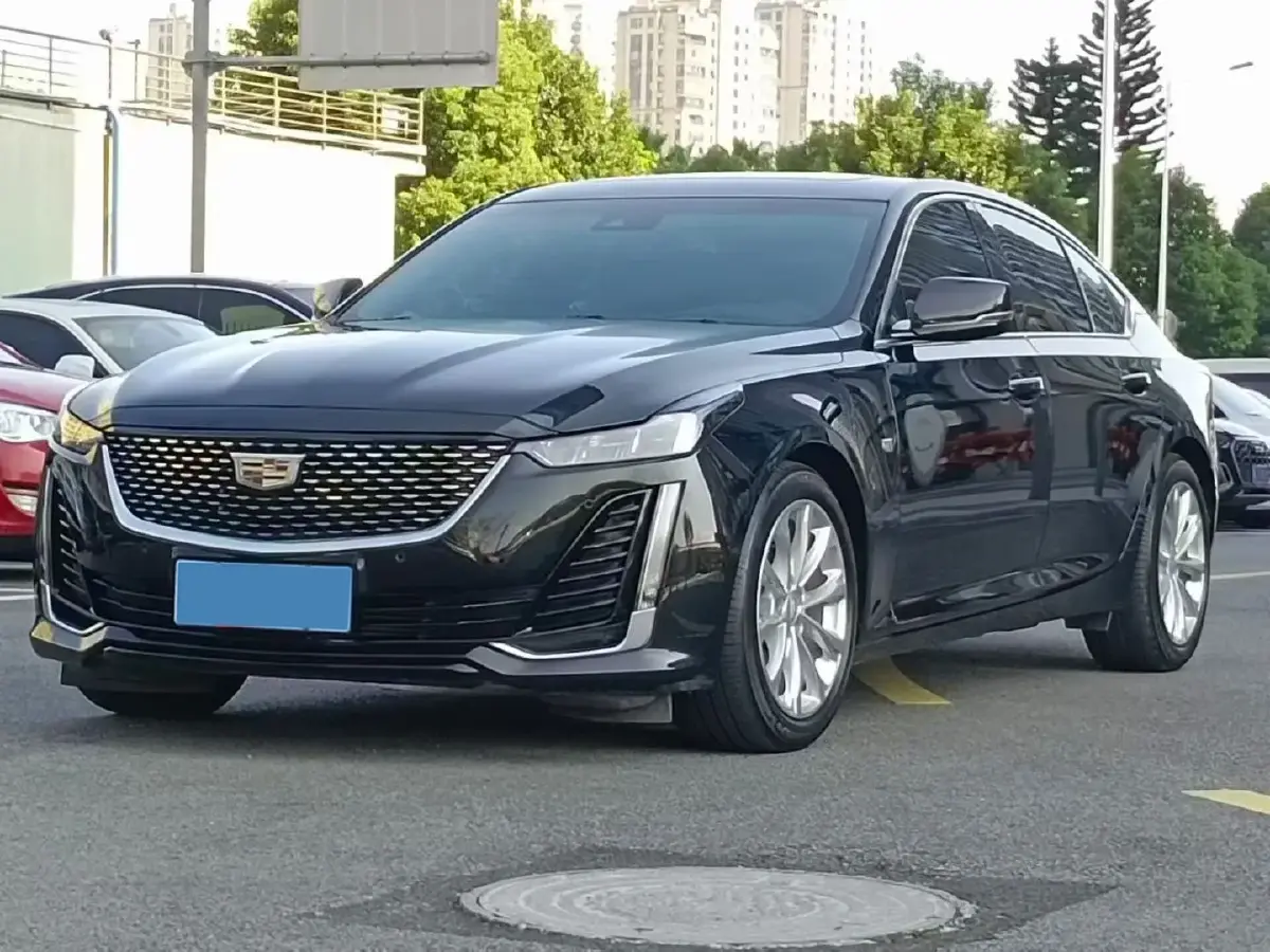 2022 Cadillac CT5 2.0T 237HP L4 10AT