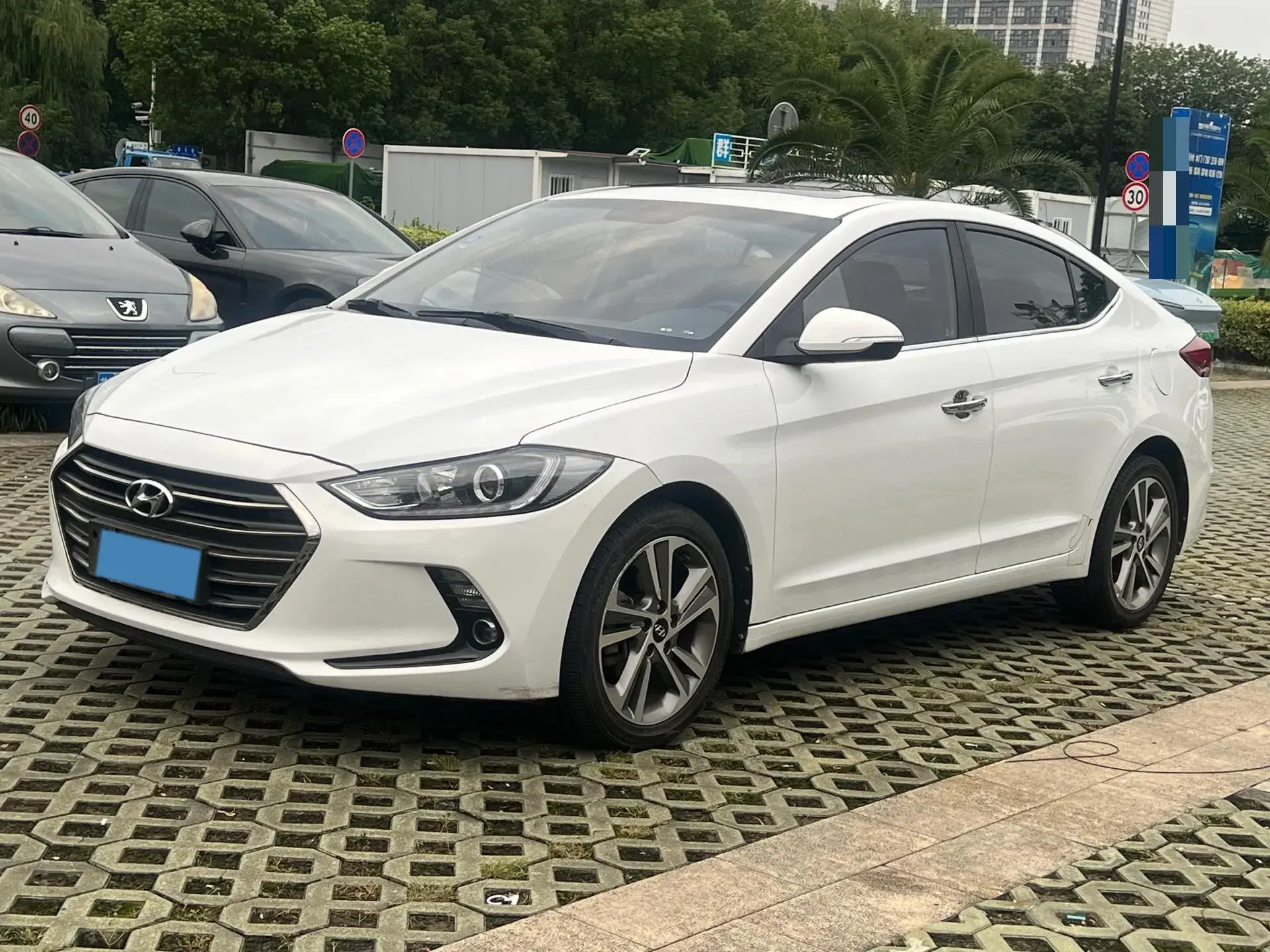 2016 HYUNDAI ELANTRA view 1