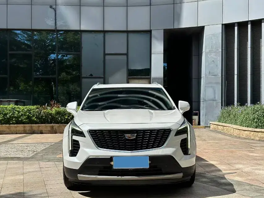 2021 CADILLAC XT4 thumbnail 2