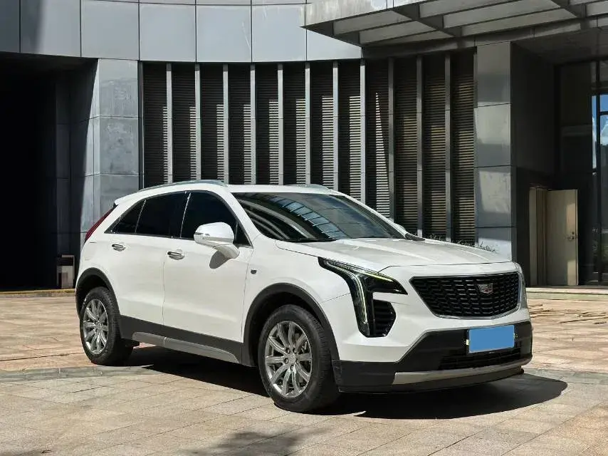 2021 CADILLAC XT4 thumbnail 3