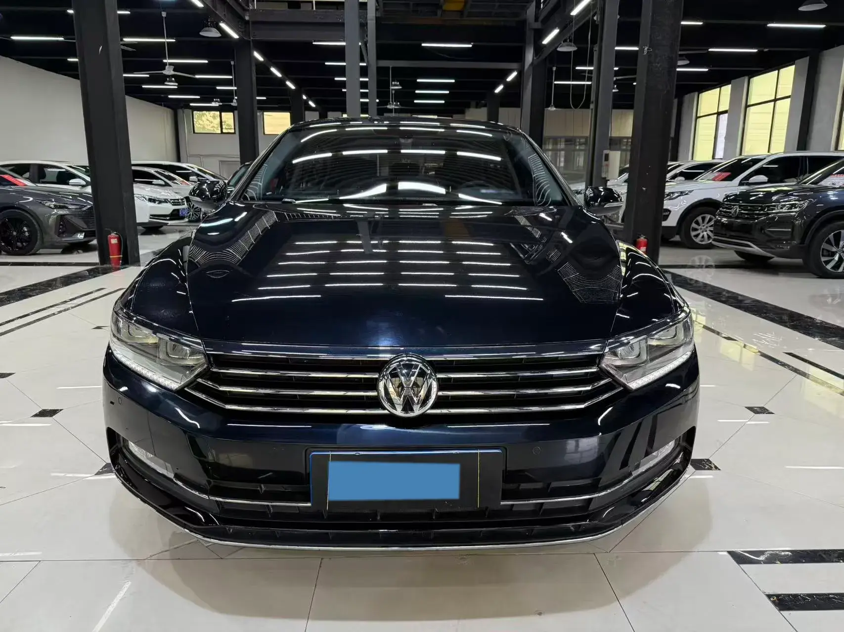 2018 VOLKSWAGEN MAGOTAN thumbnail 3