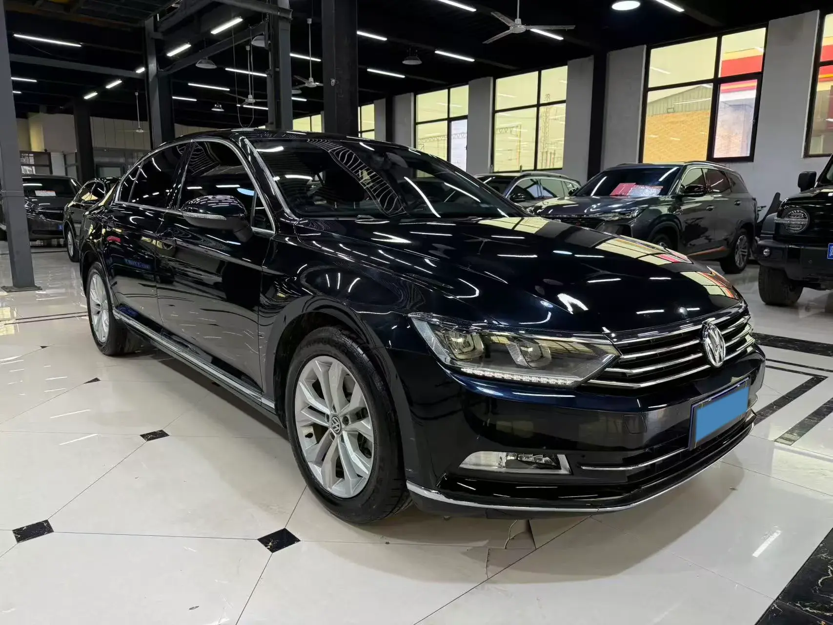 2018 VOLKSWAGEN MAGOTAN thumbnail 2