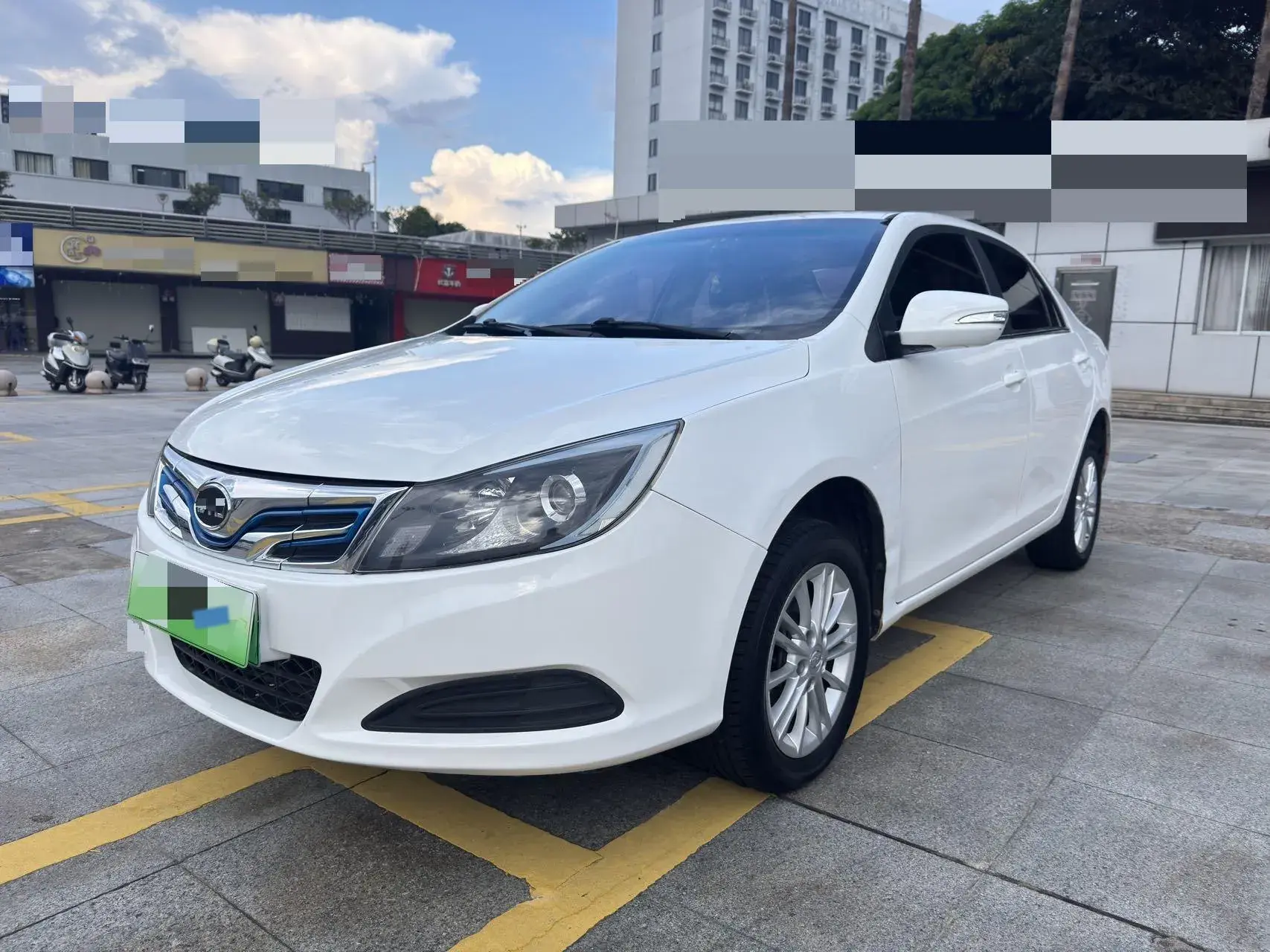 2018 BYD E5 view 1