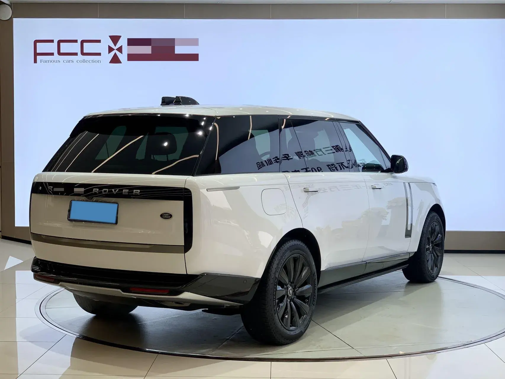 2024 LAND ROVER thumbnail 4