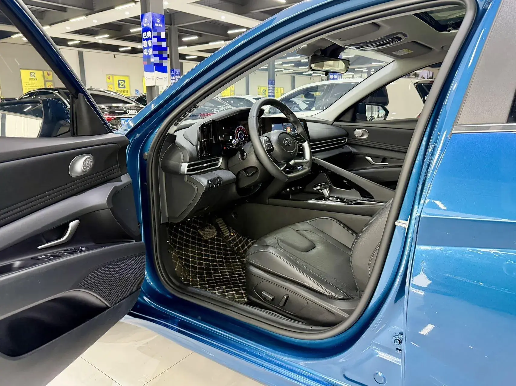 2022 HYUNDAI ELANTRA thumbnail 4