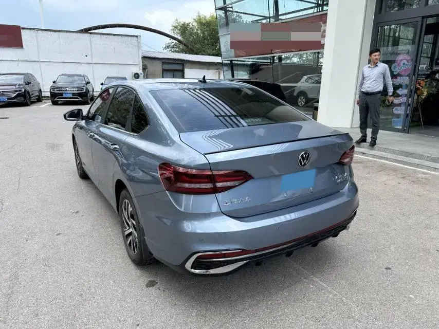 2023 VOLKSWAGEN LAVIDA thumbnail 3