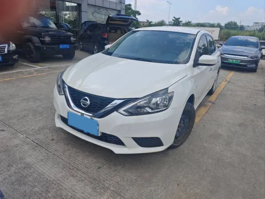 2019 NISSAN SYLPHY view 1