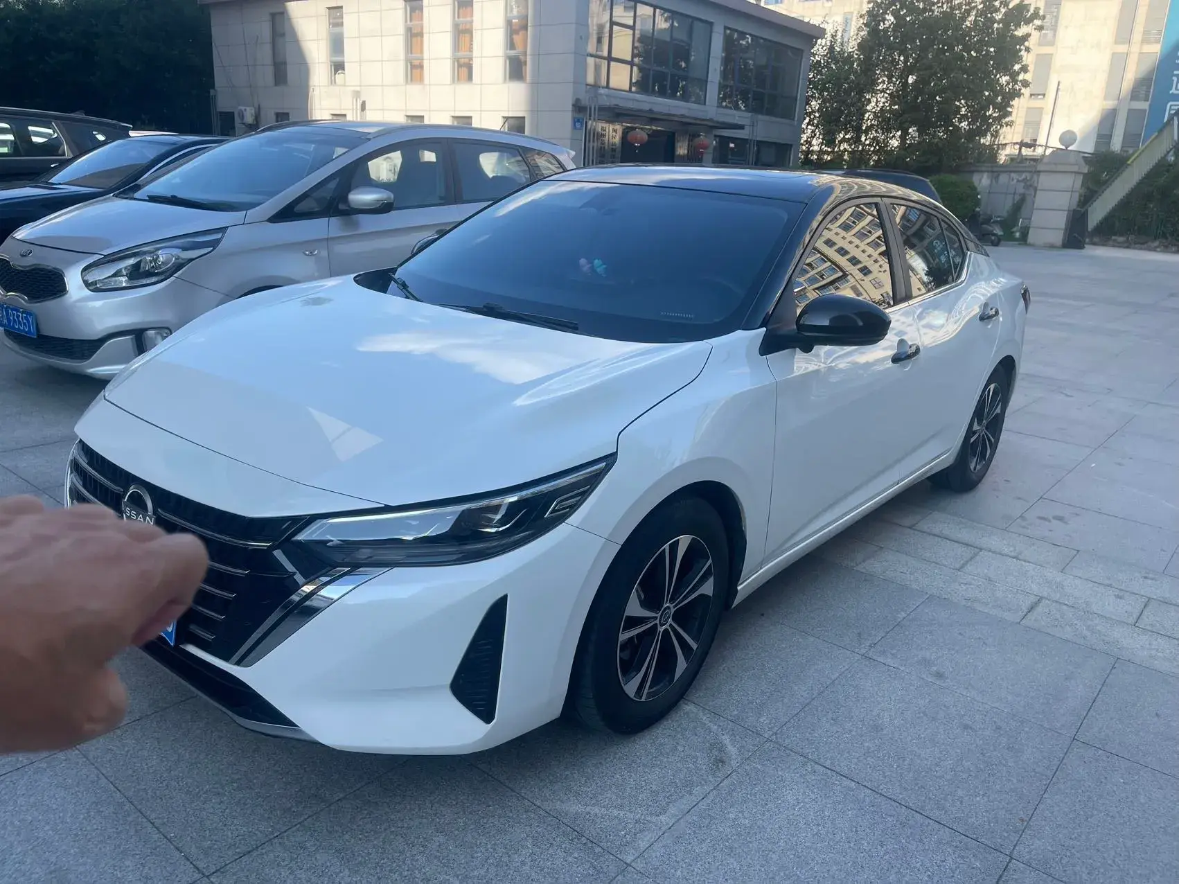 2023 NISSAN SYLPHY view 1