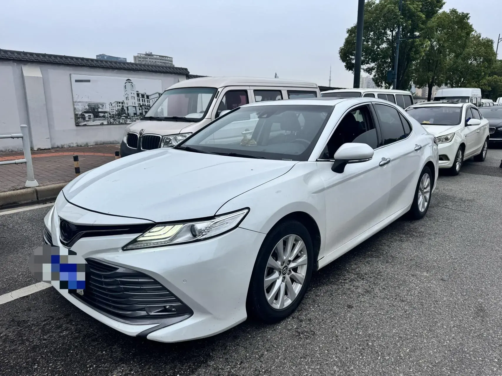 2019 TOYOTA CAMRY view 1