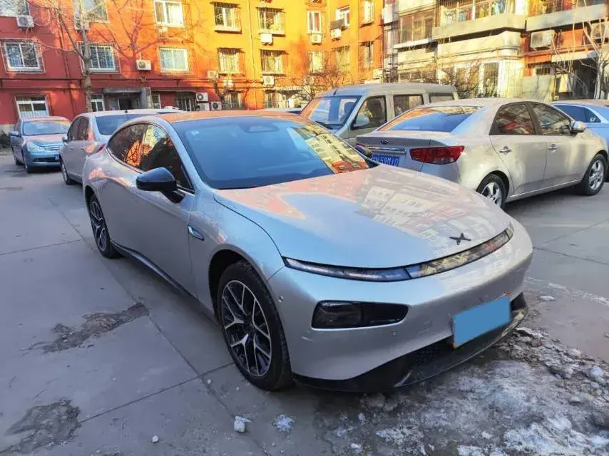 2023 XPENG P7 thumbnail 2