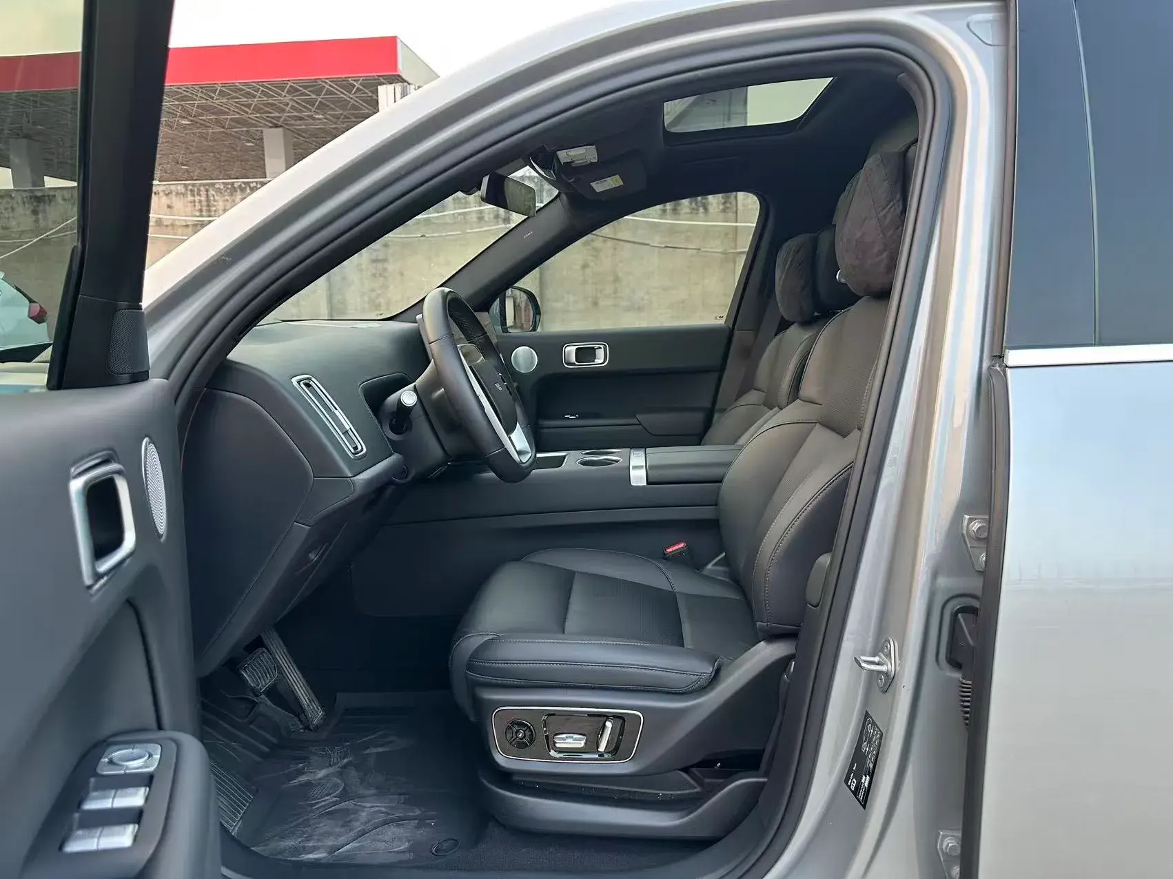 2023 LI L7 thumbnail 4