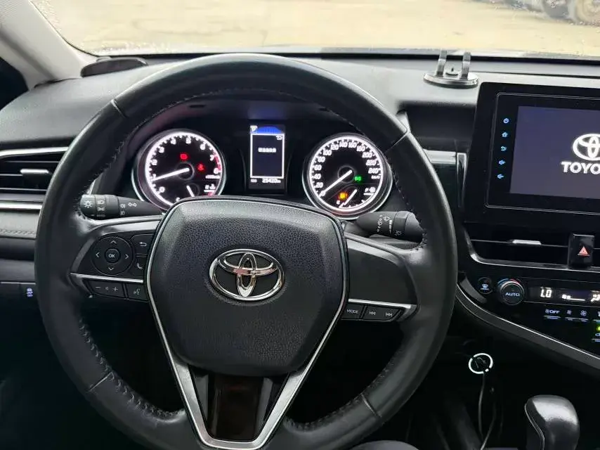 2023 TOYOTA CAMRY thumbnail 3