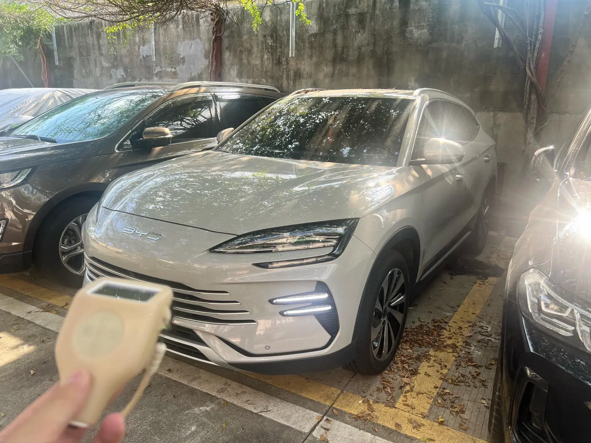 2024 BYD SONG view 1