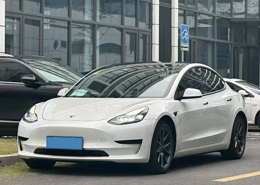 2021 TESLA MODEL view 1
