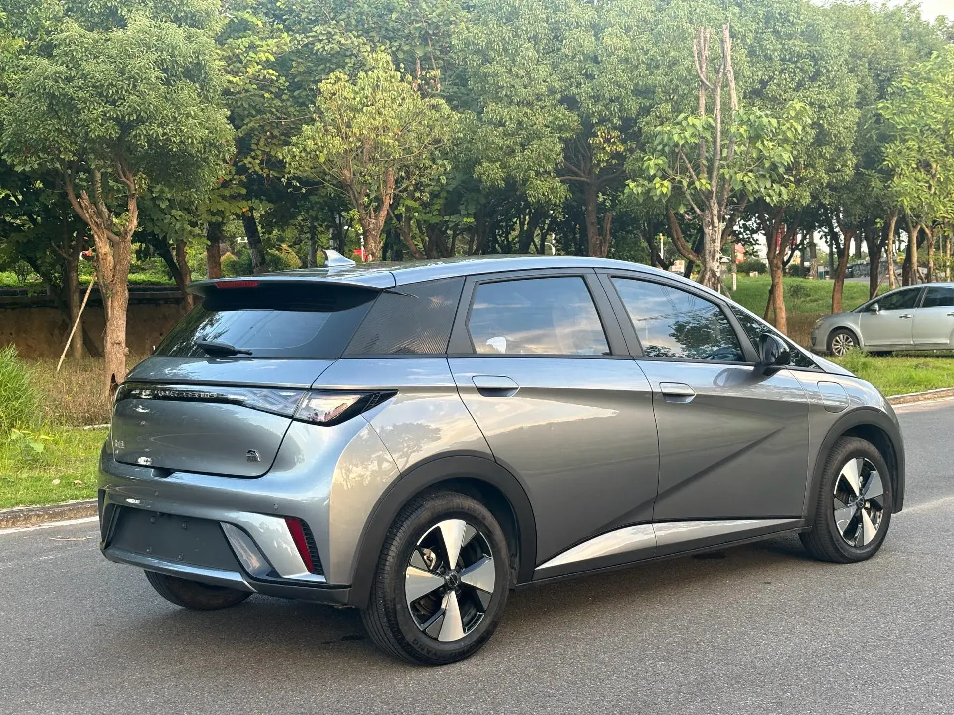 2023 BYD DOLPHIN thumbnail 4