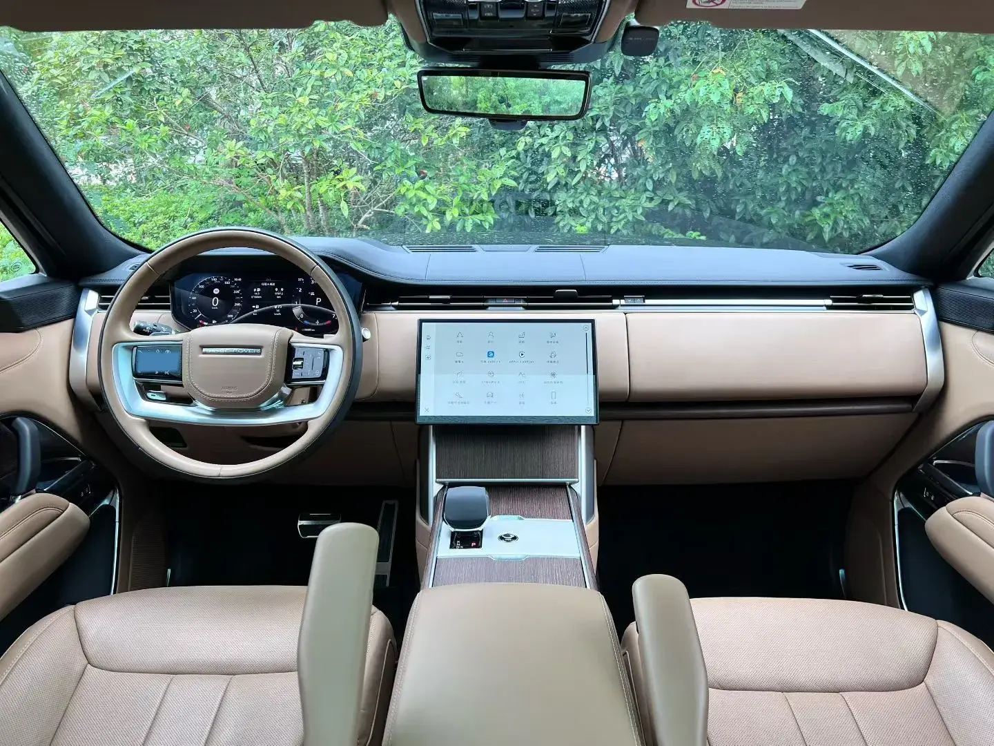 2024 LAND ROVER thumbnail 4