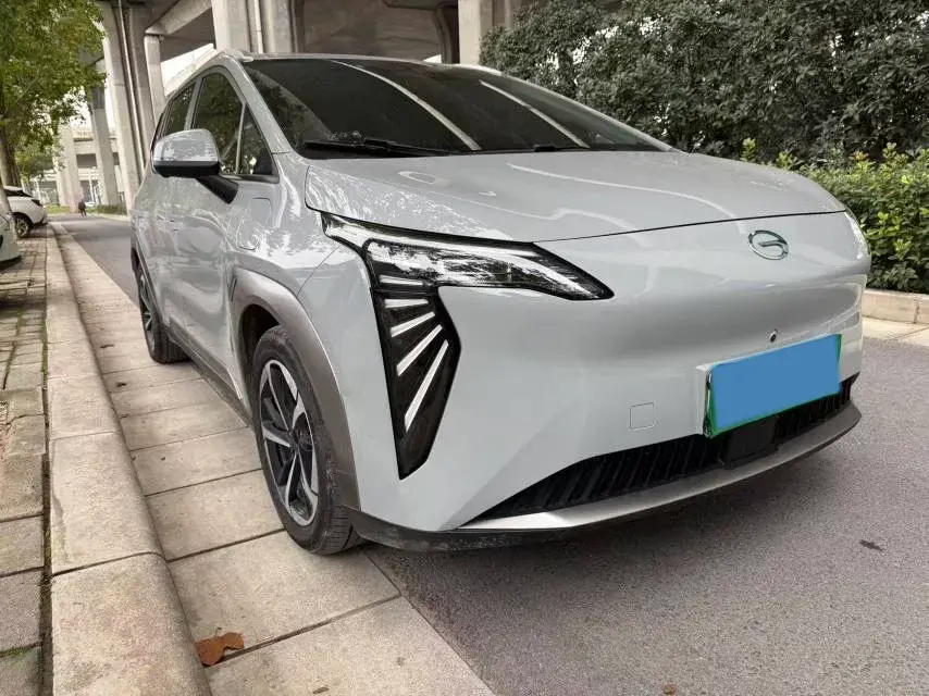 2023 AION Y thumbnail 2