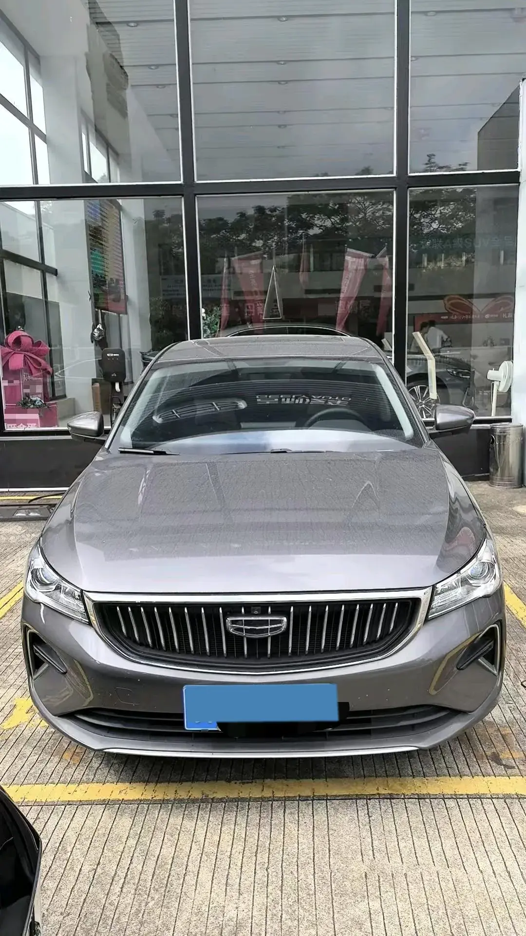 2022 GEELY EMGRAND thumbnail 2