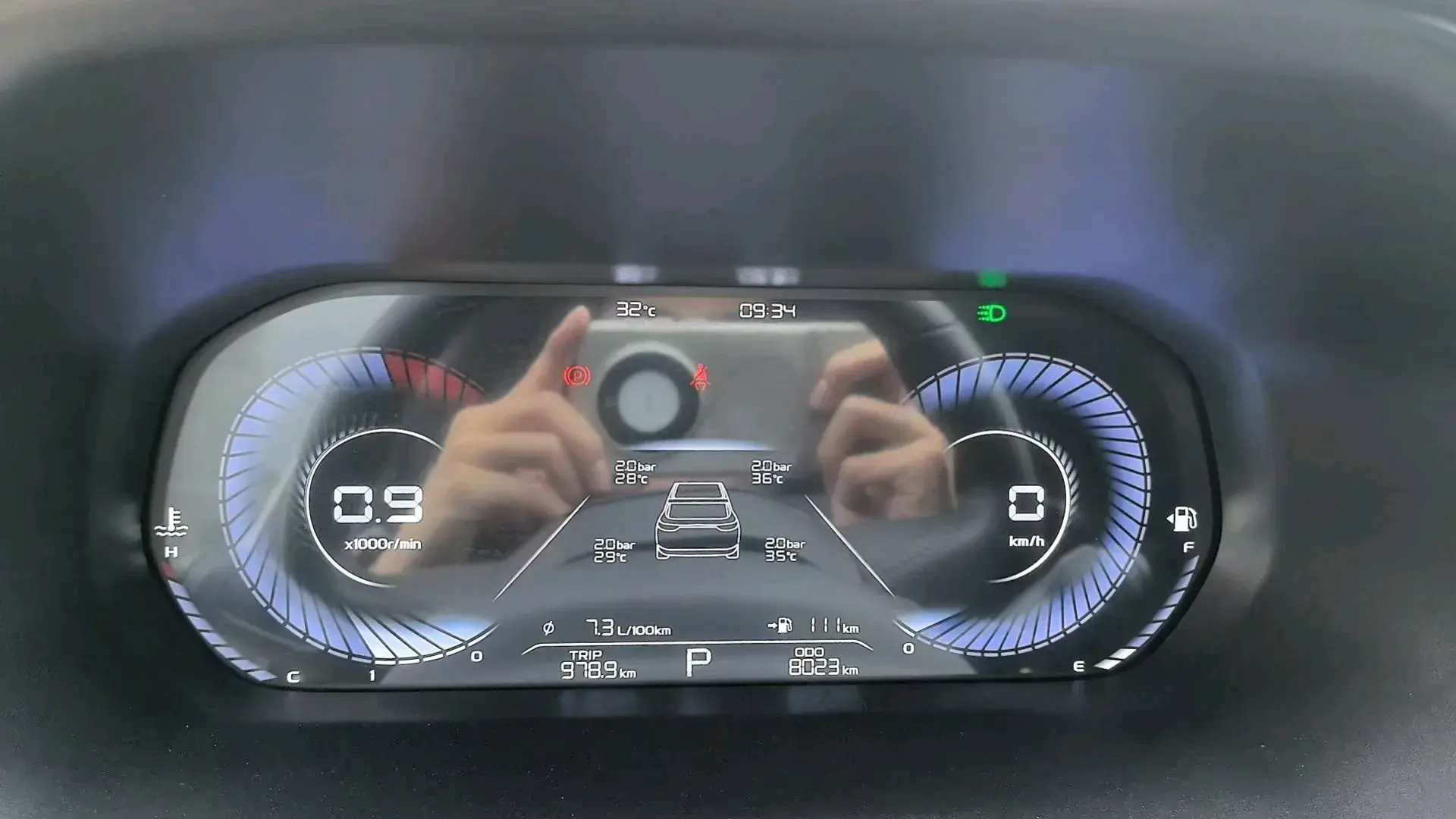 2022 GEELY EMGRAND thumbnail 4