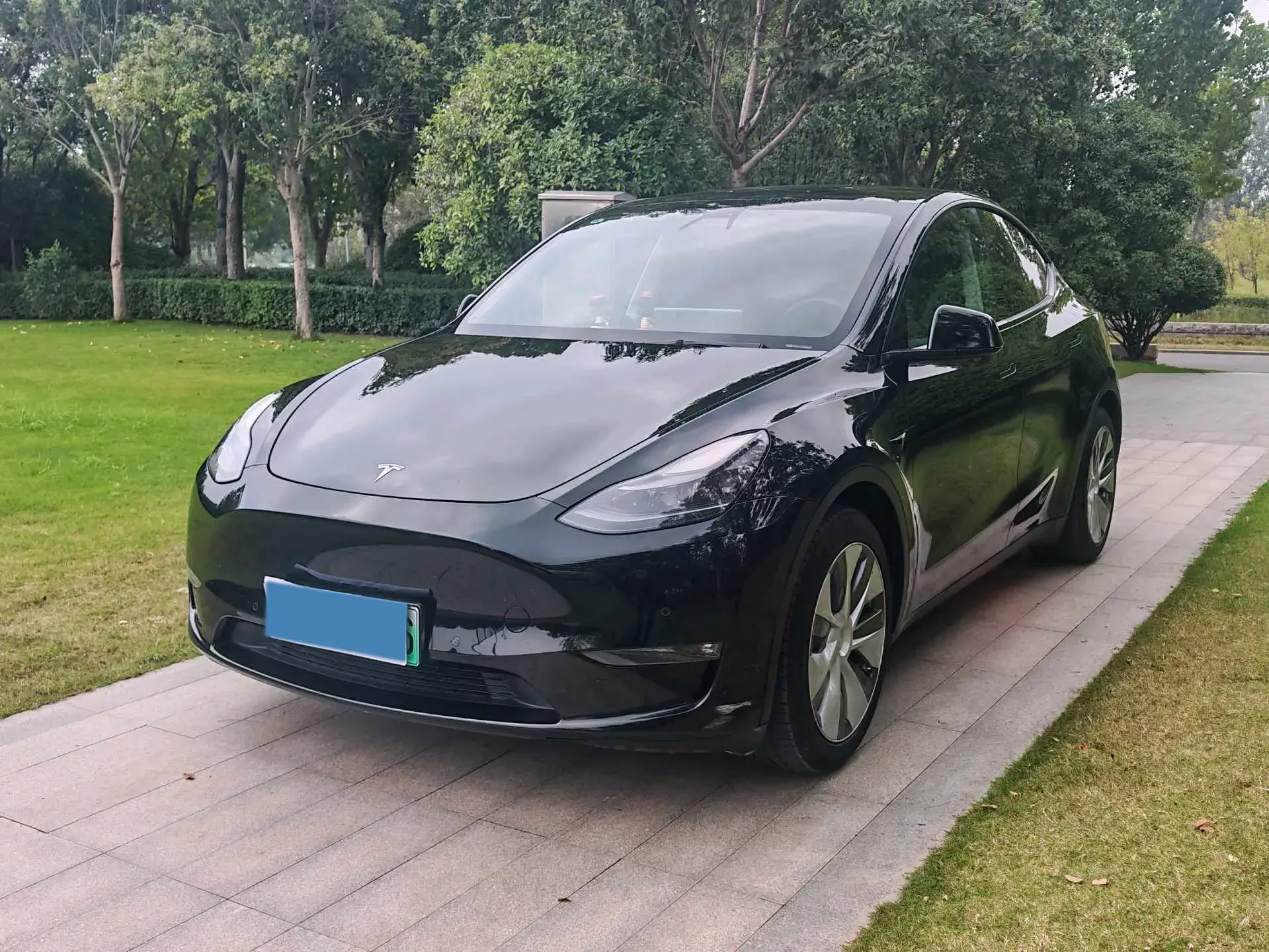 2021 TESLA MODEL view 1