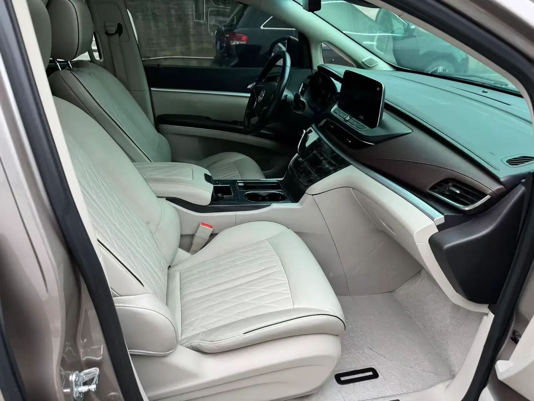 2022 BUICK GL8 thumbnail 4