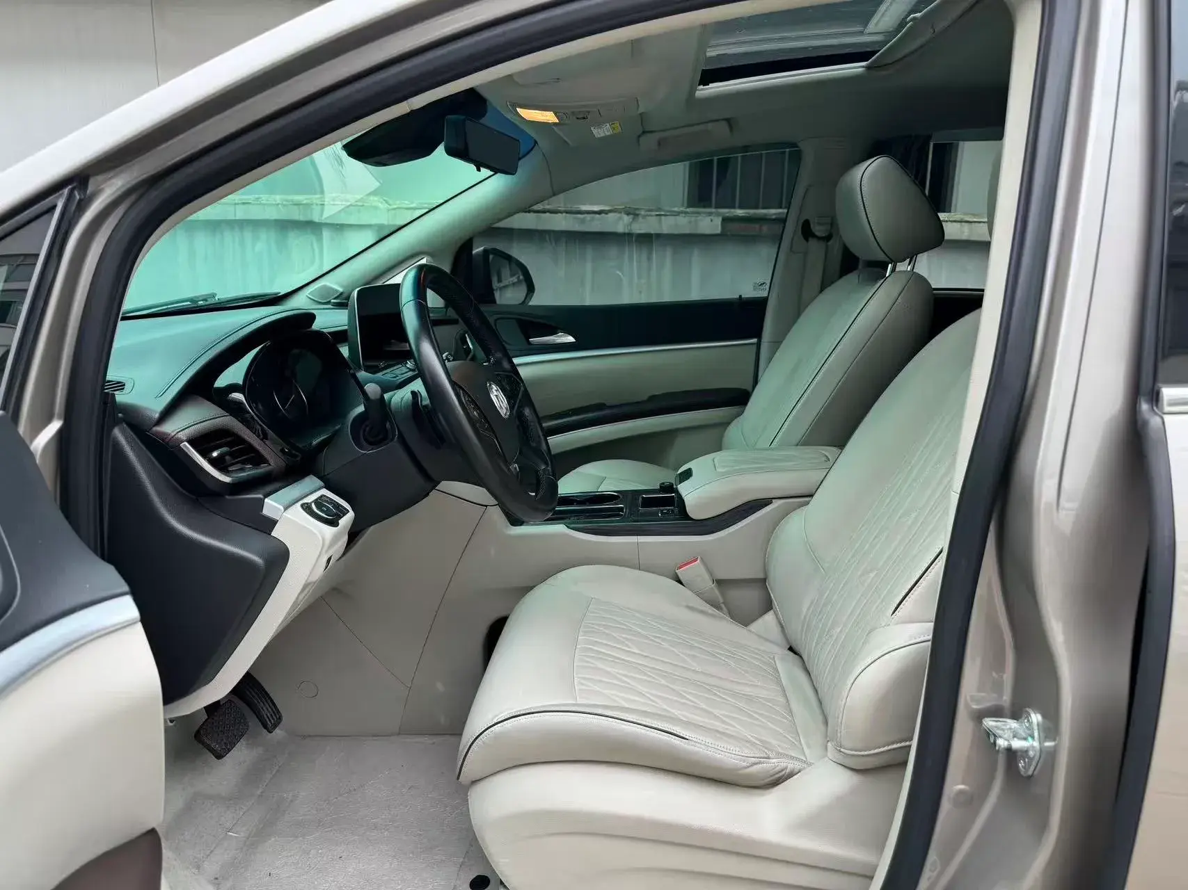 2022 BUICK GL8 thumbnail 2