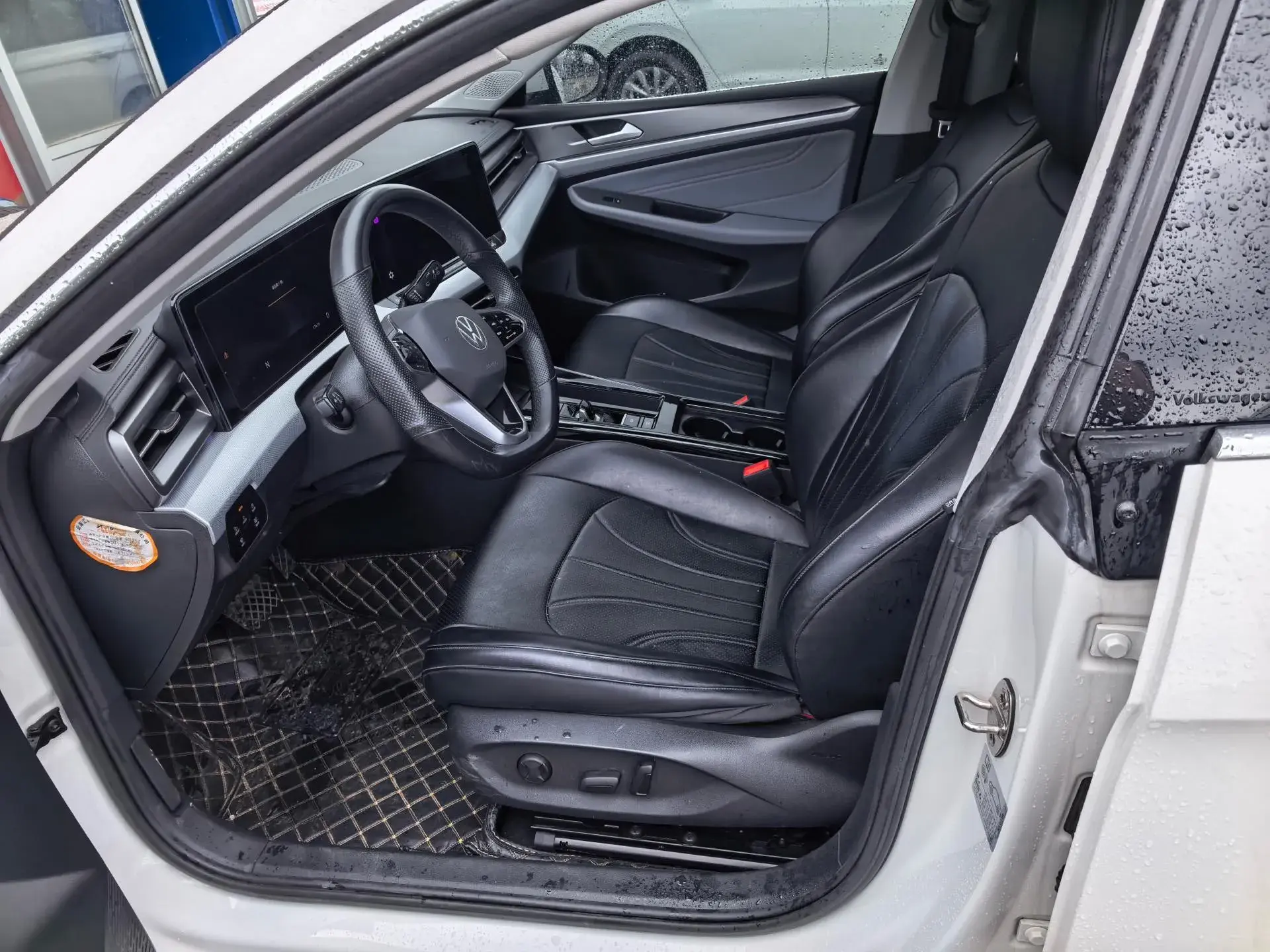 2023 VOLKSWAGEN LAMANDO thumbnail 4