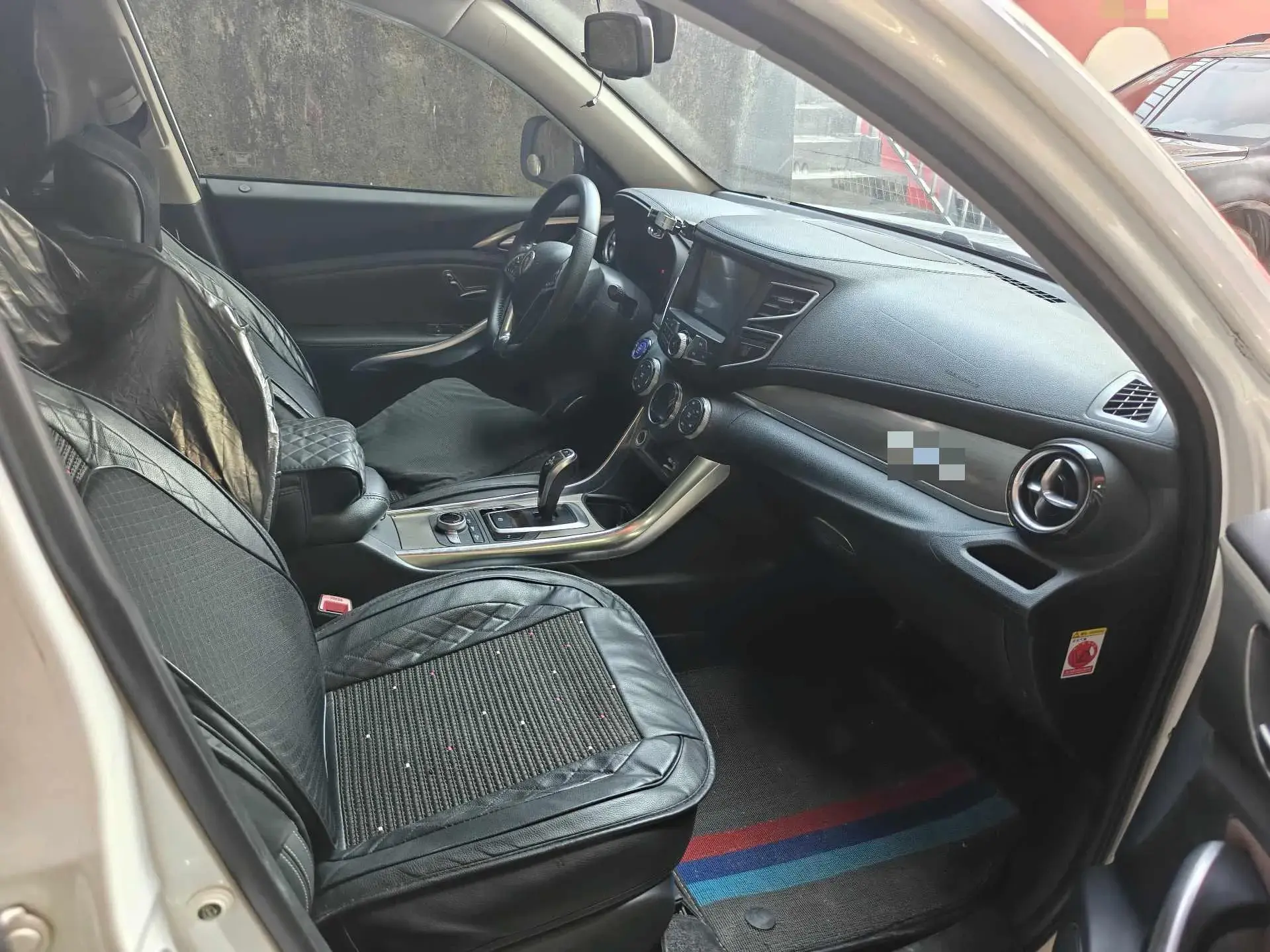 2017 BYD SONG thumbnail 4