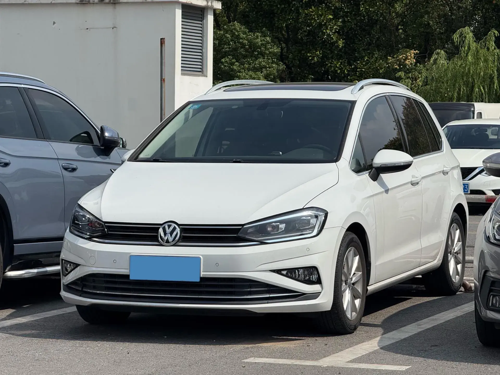 2019 VOLKSWAGEN GOLF view 1
