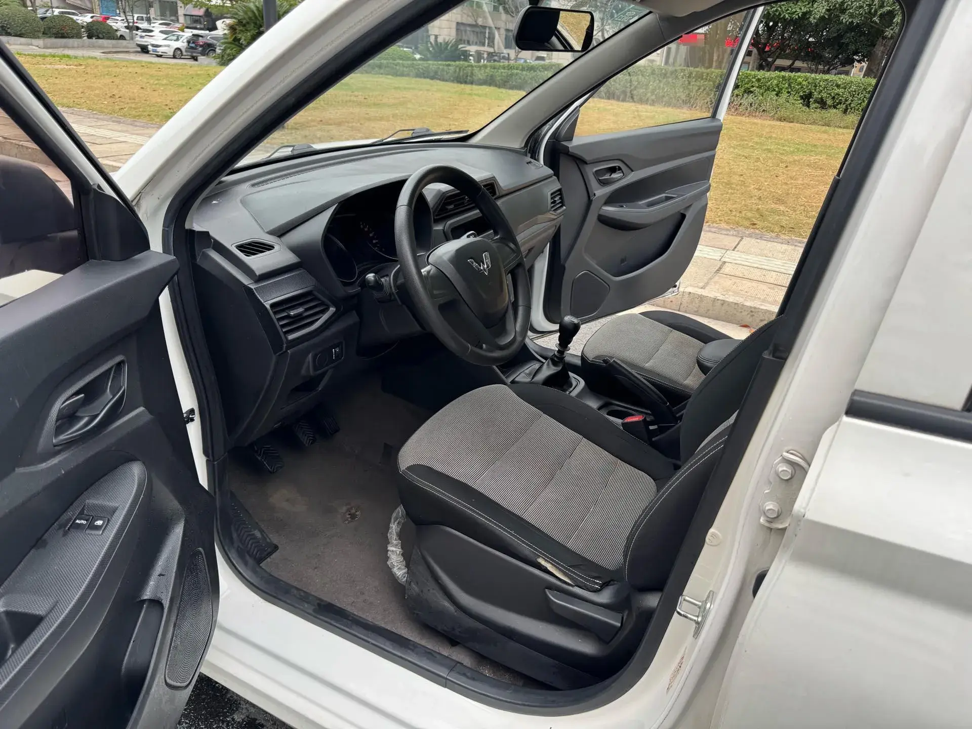 2019 WULING HONGGUANG thumbnail 4