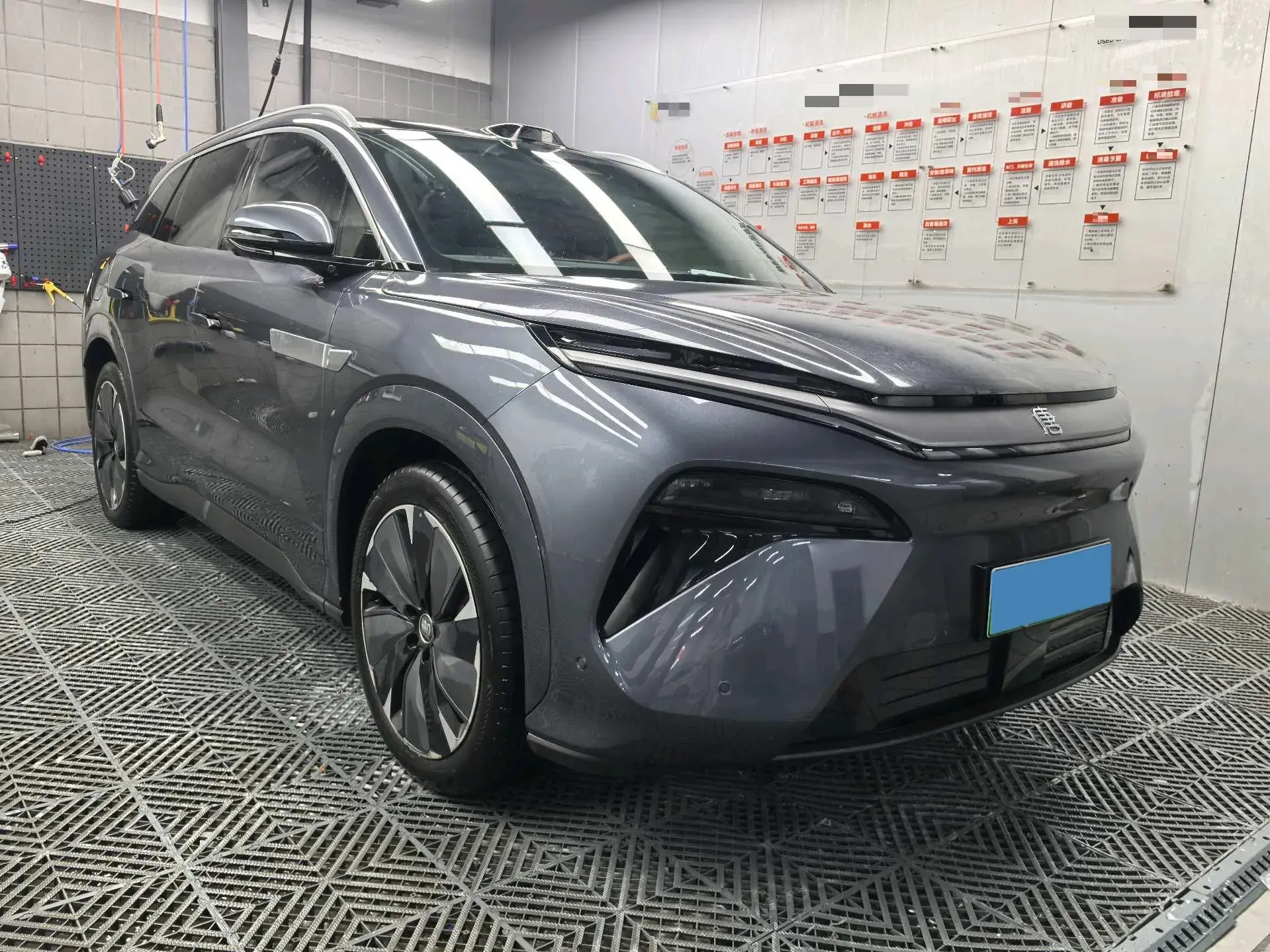 2025 BYD TANGL thumbnail 3