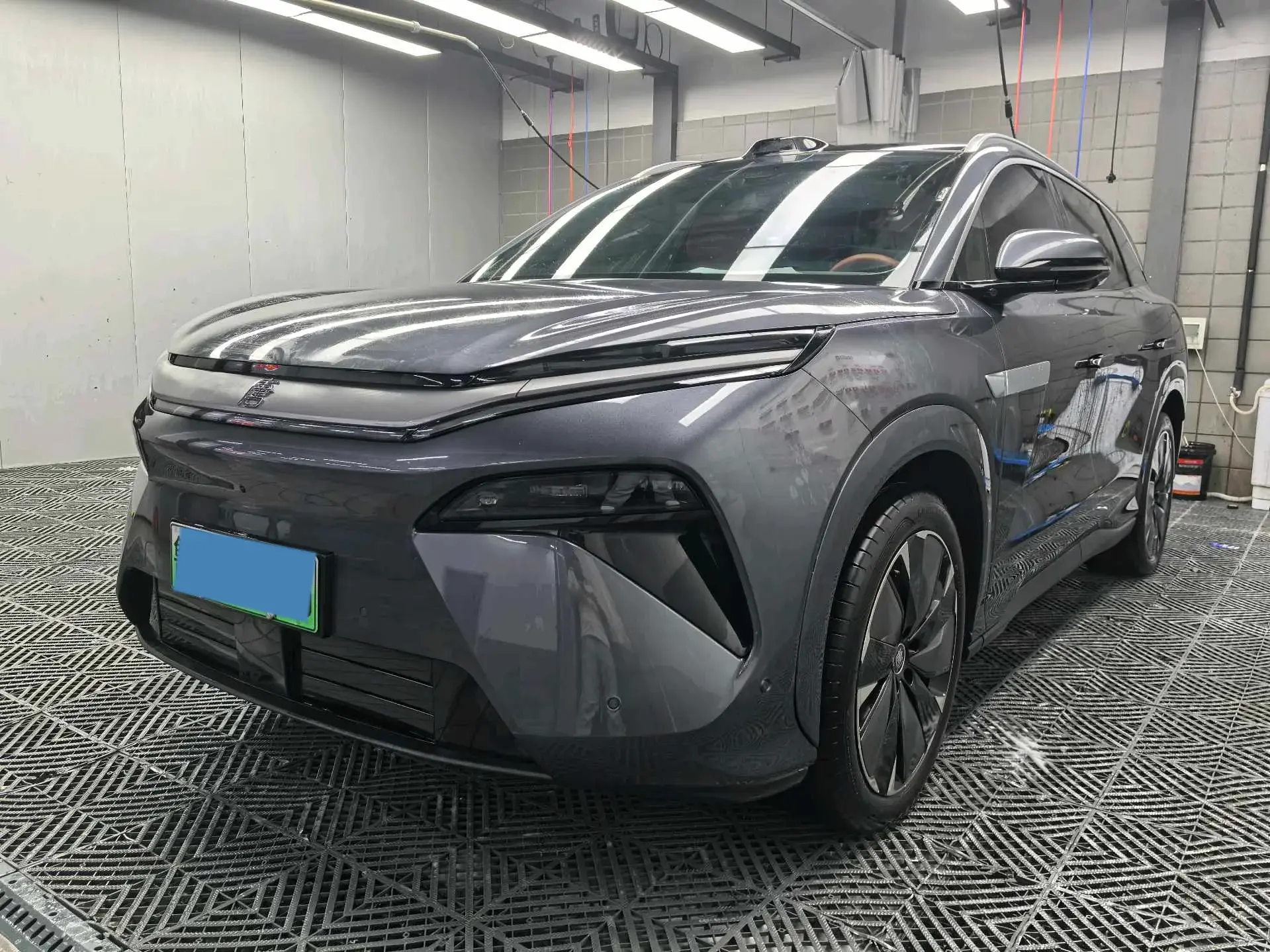 2025 BYD TANGL view 1