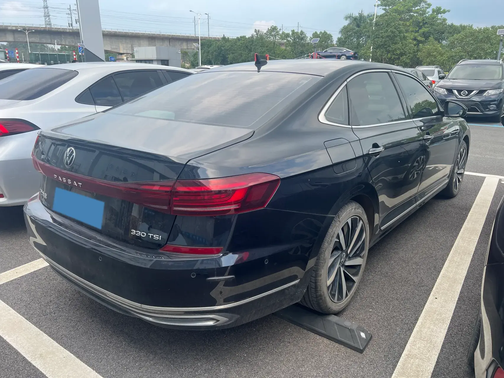 2022 VOLKSWAGEN PASSAT thumbnail 4