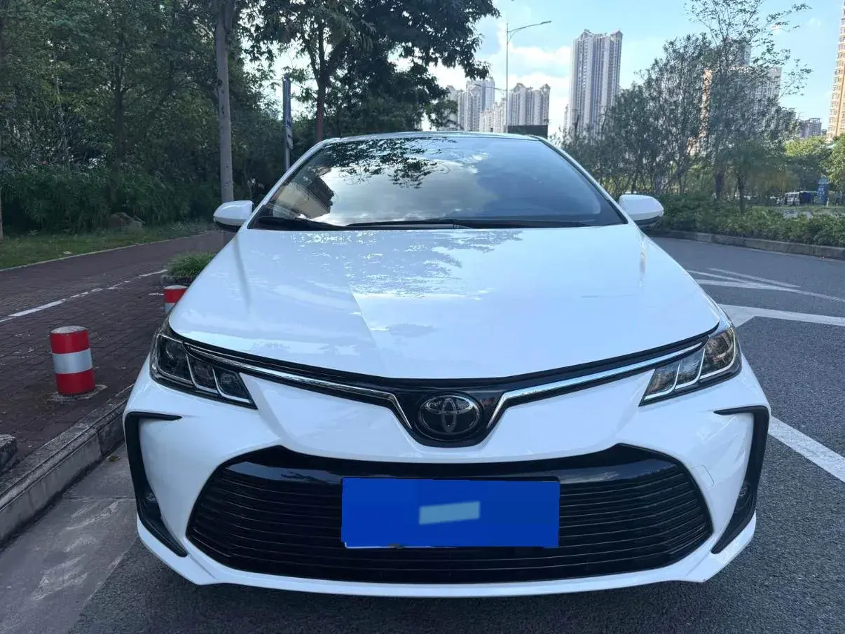 2021 TOYOTA COROLLA thumbnail 2