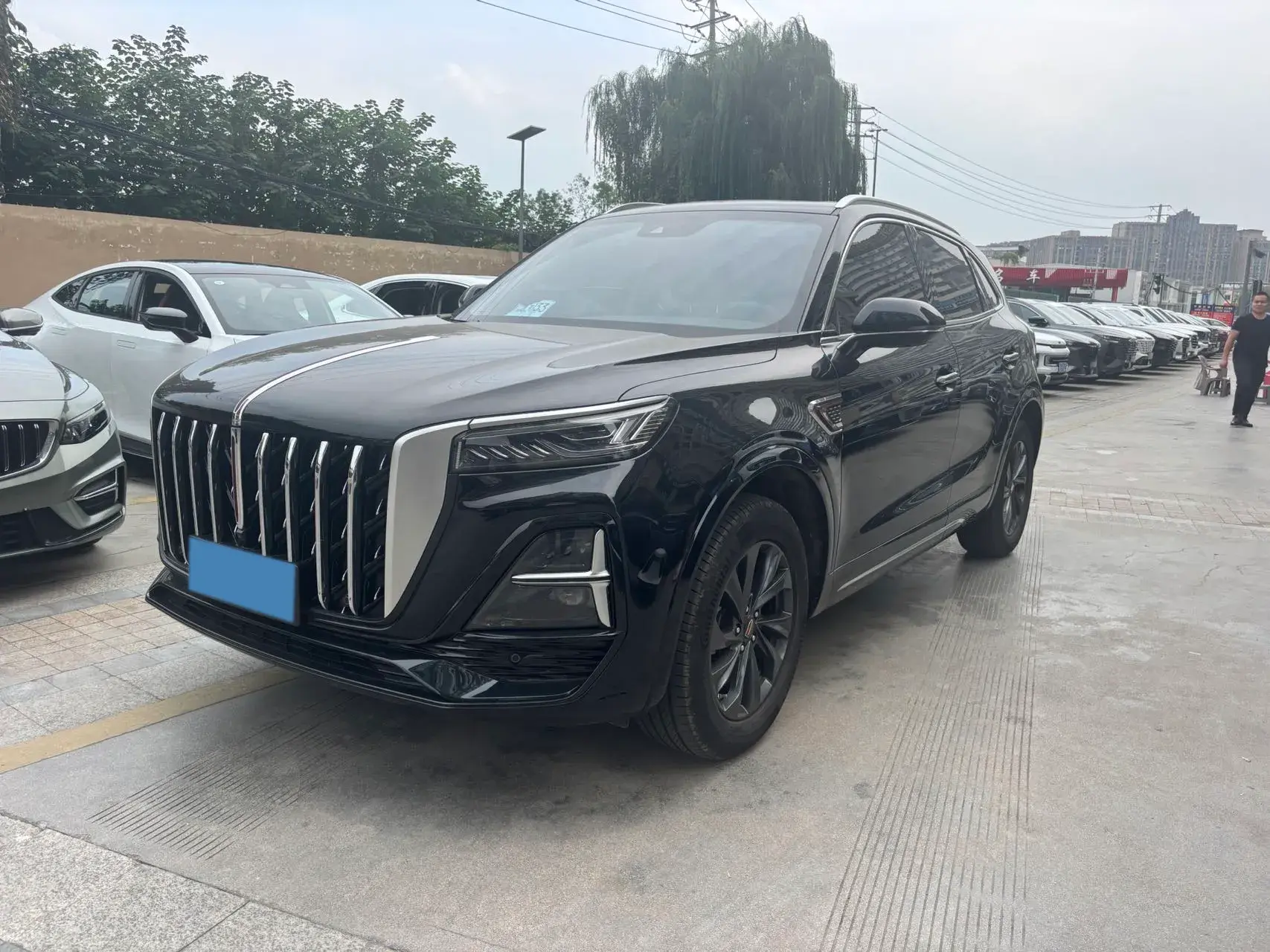 2023 HONGQI HS5 view 1