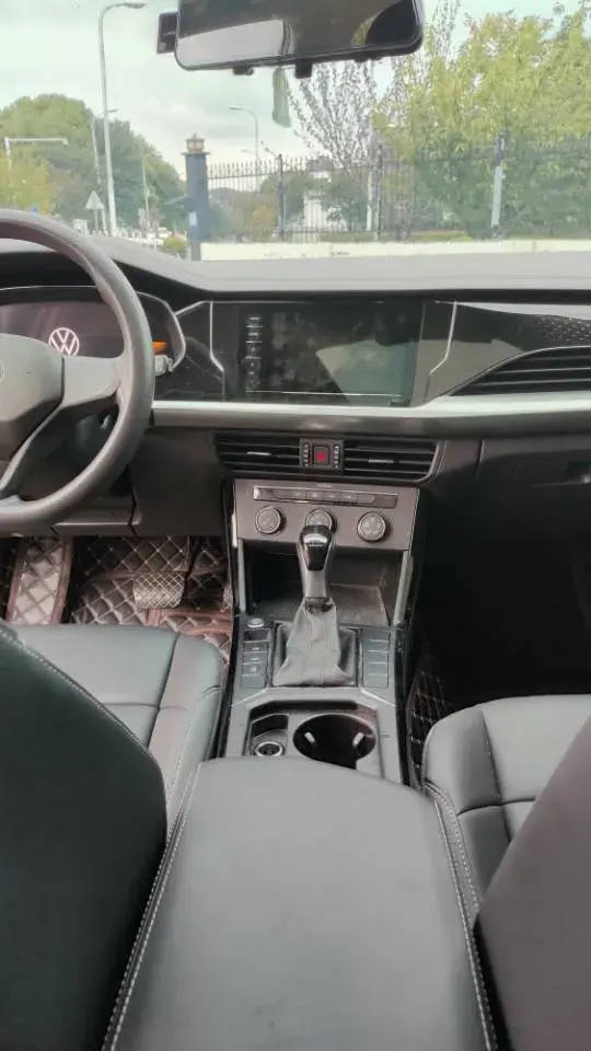 2023 VOLKSWAGEN PASSAT thumbnail 3