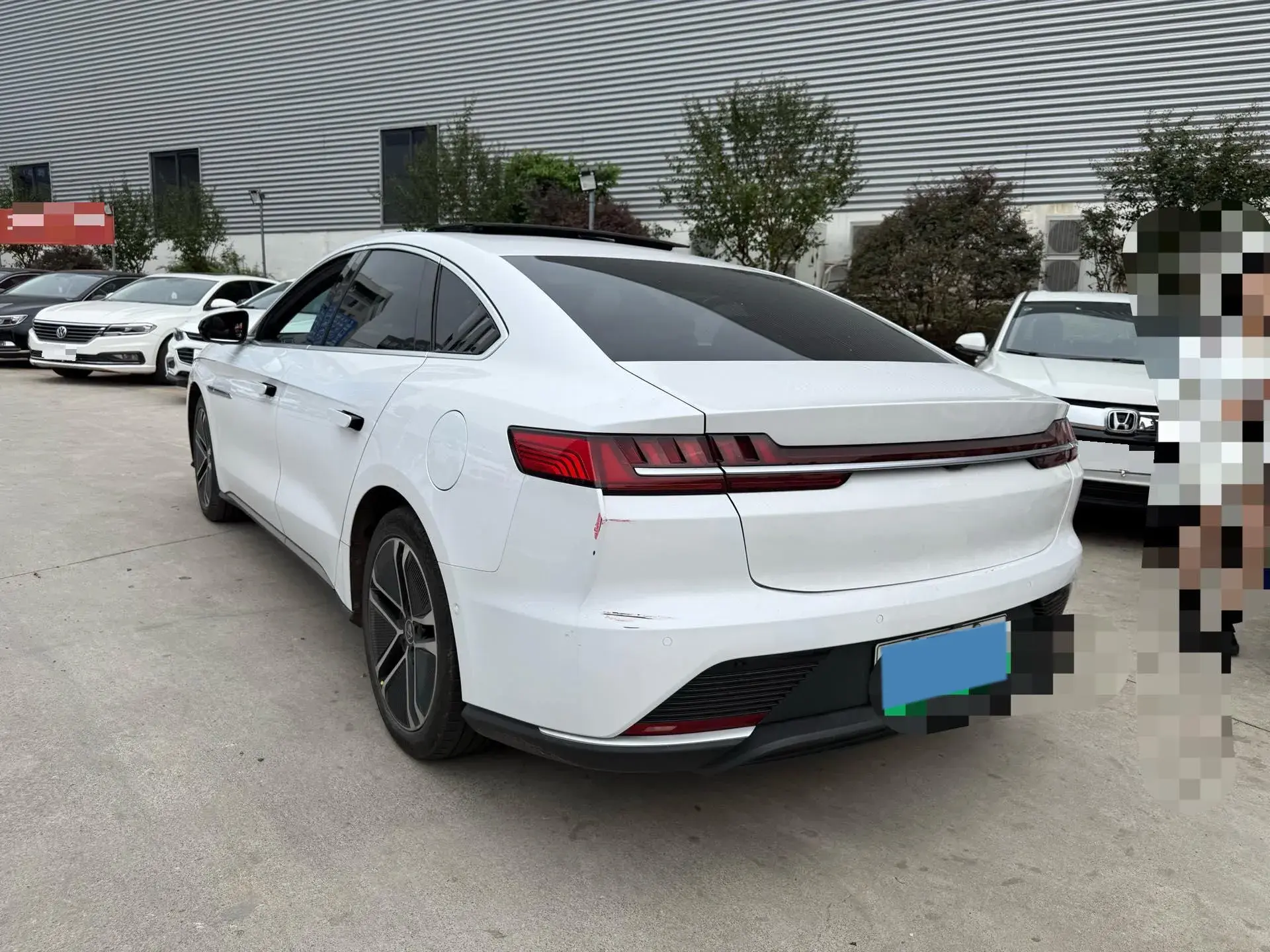 2020 BYD HAN thumbnail 3