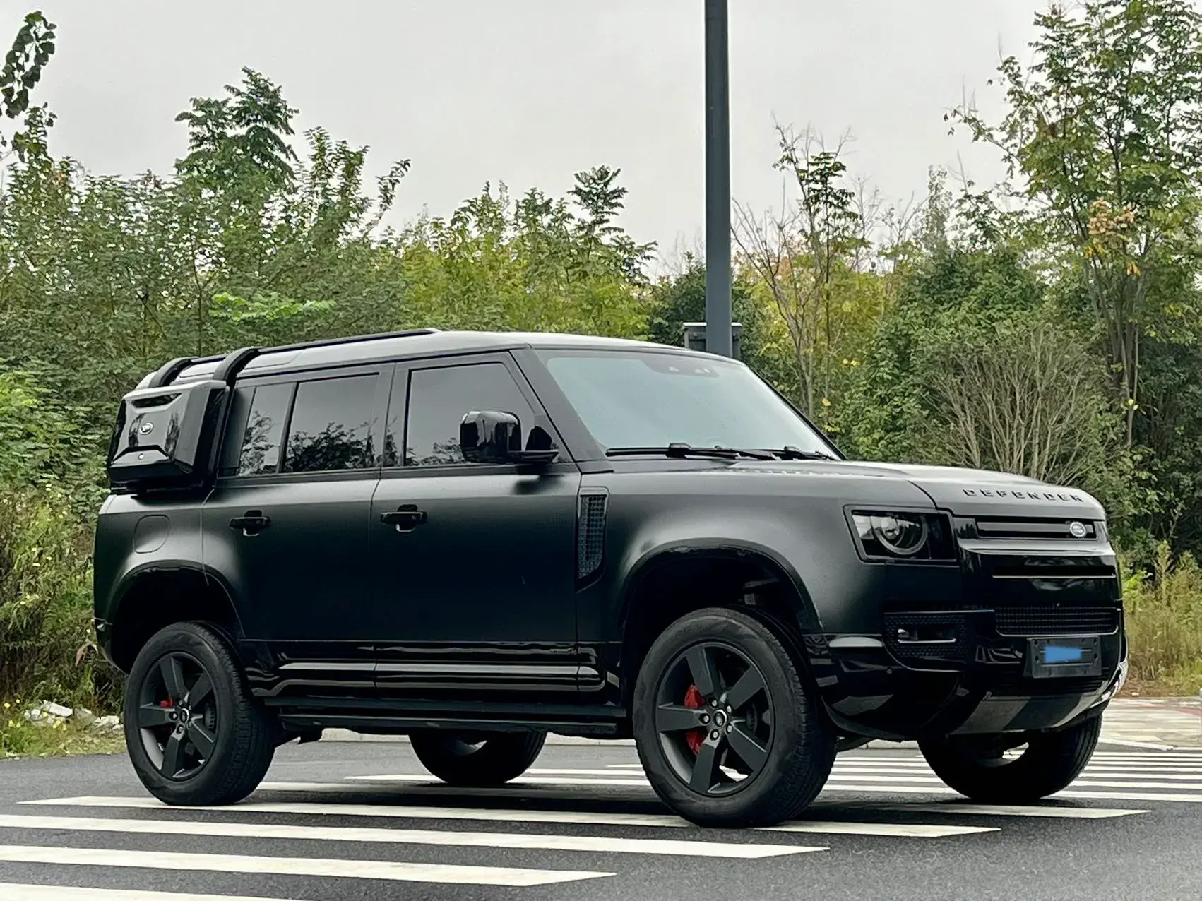 2024 LAND ROVER thumbnail 3