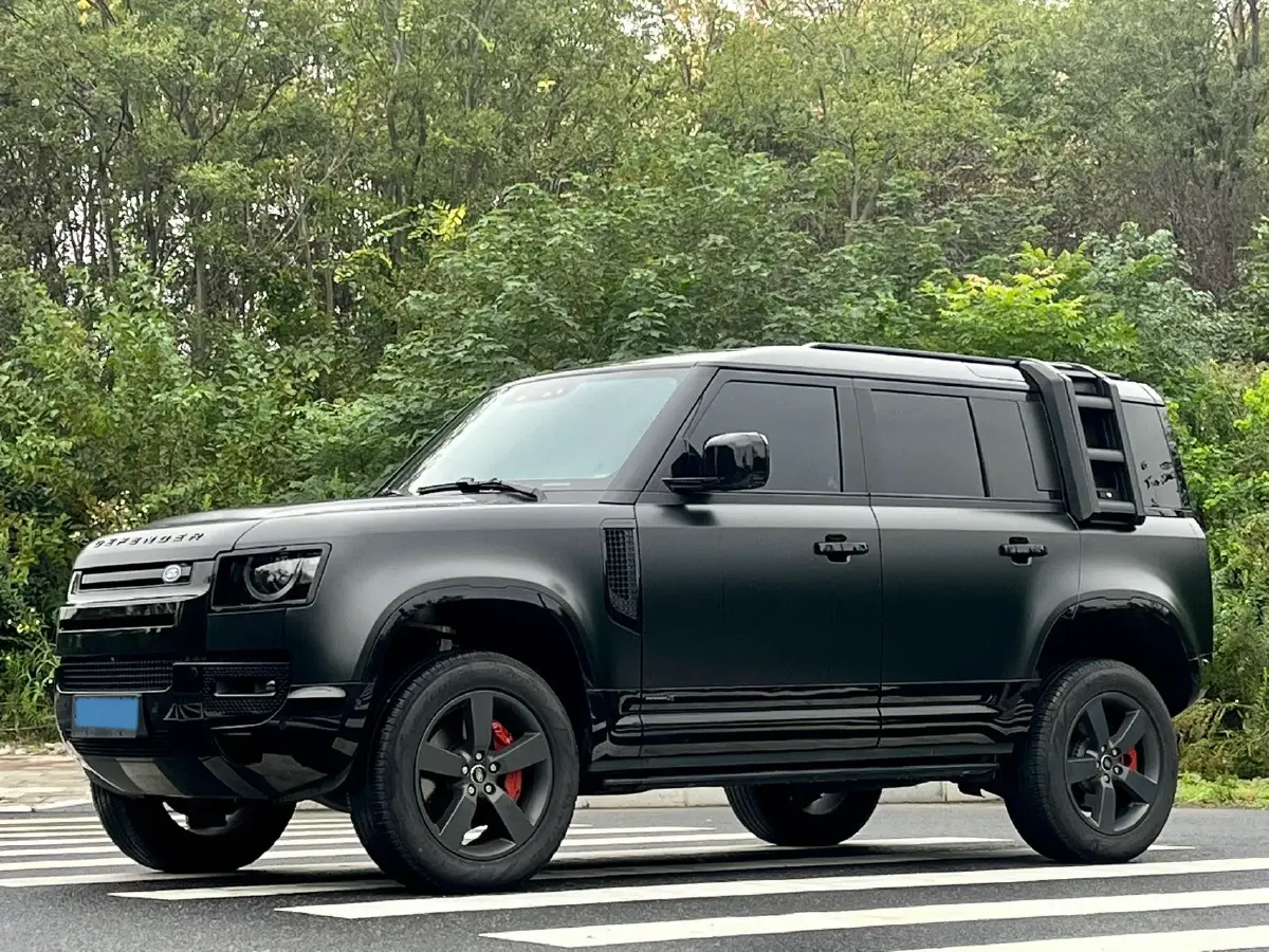 2024 Land Rover Defender 3.0T 400HP L6 8AT