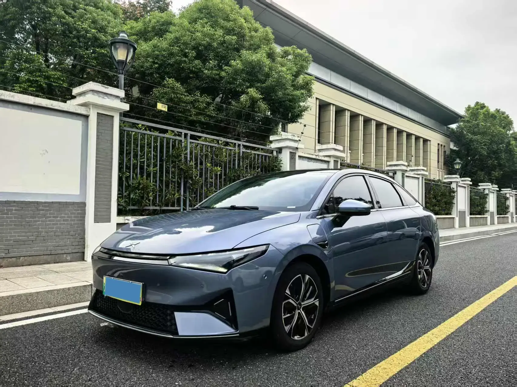 2021 XPENG P5 view 1