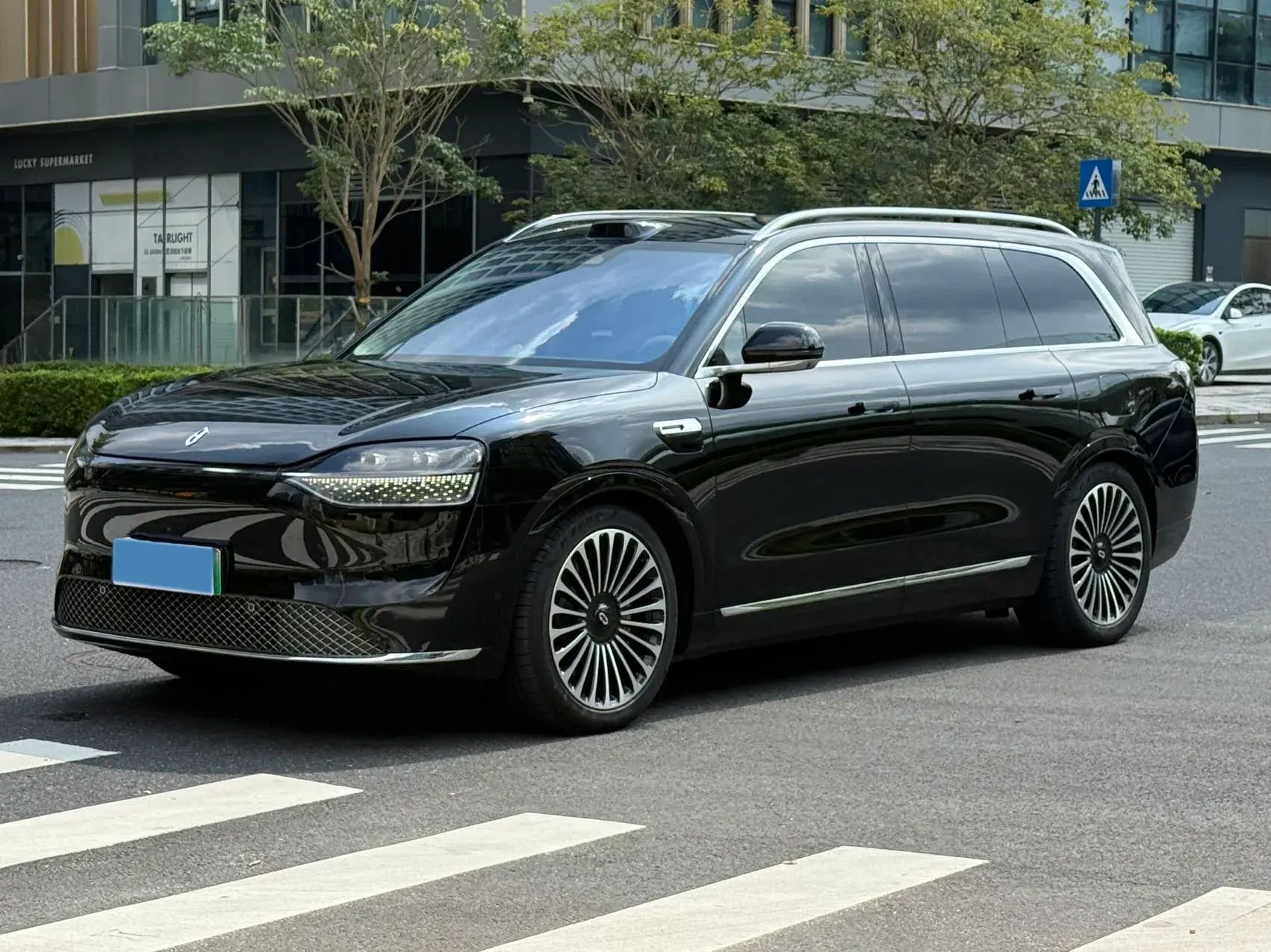 2024 AITO AITO view 1