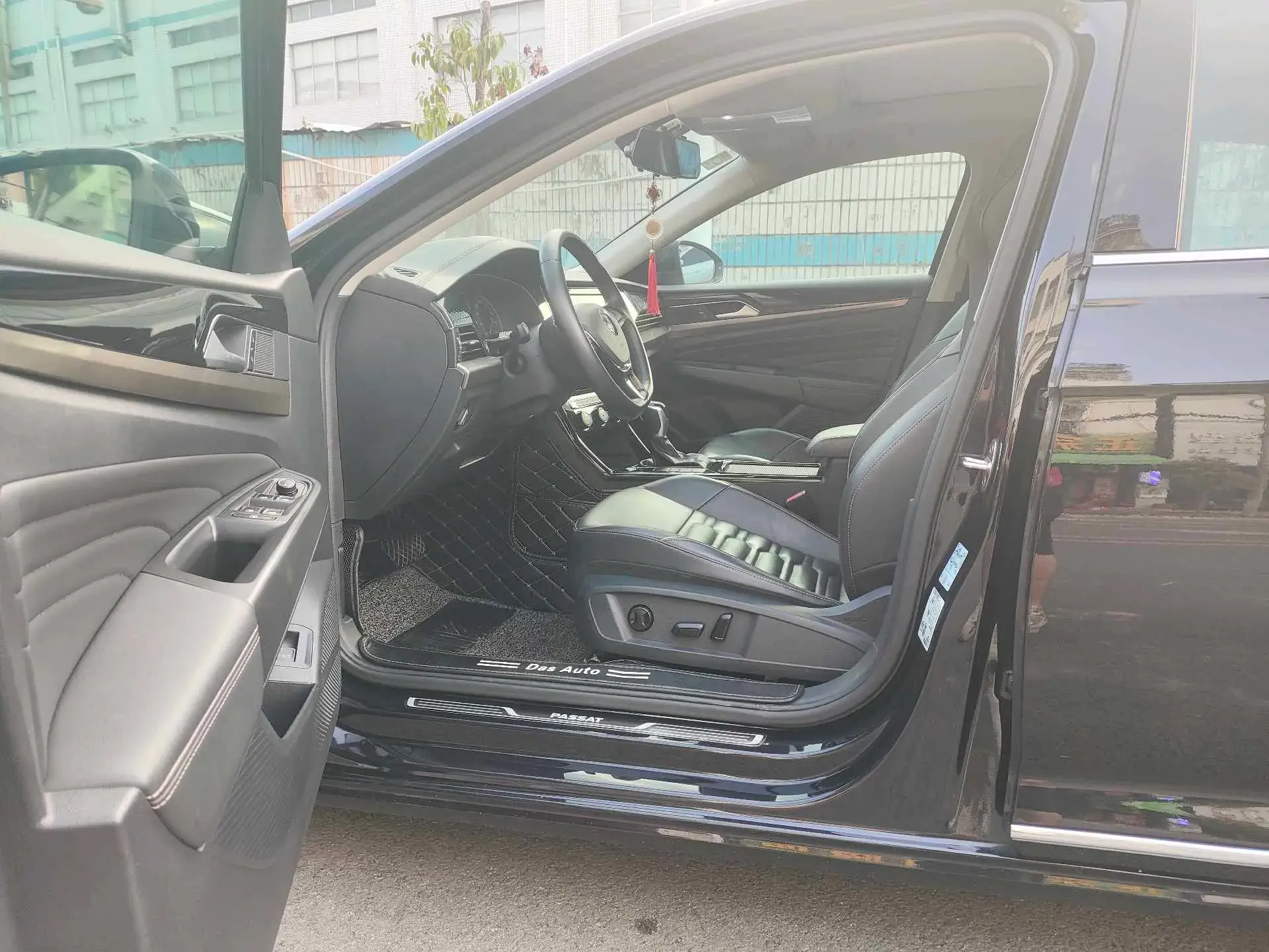 2019 VOLKSWAGEN PASSAT thumbnail 2