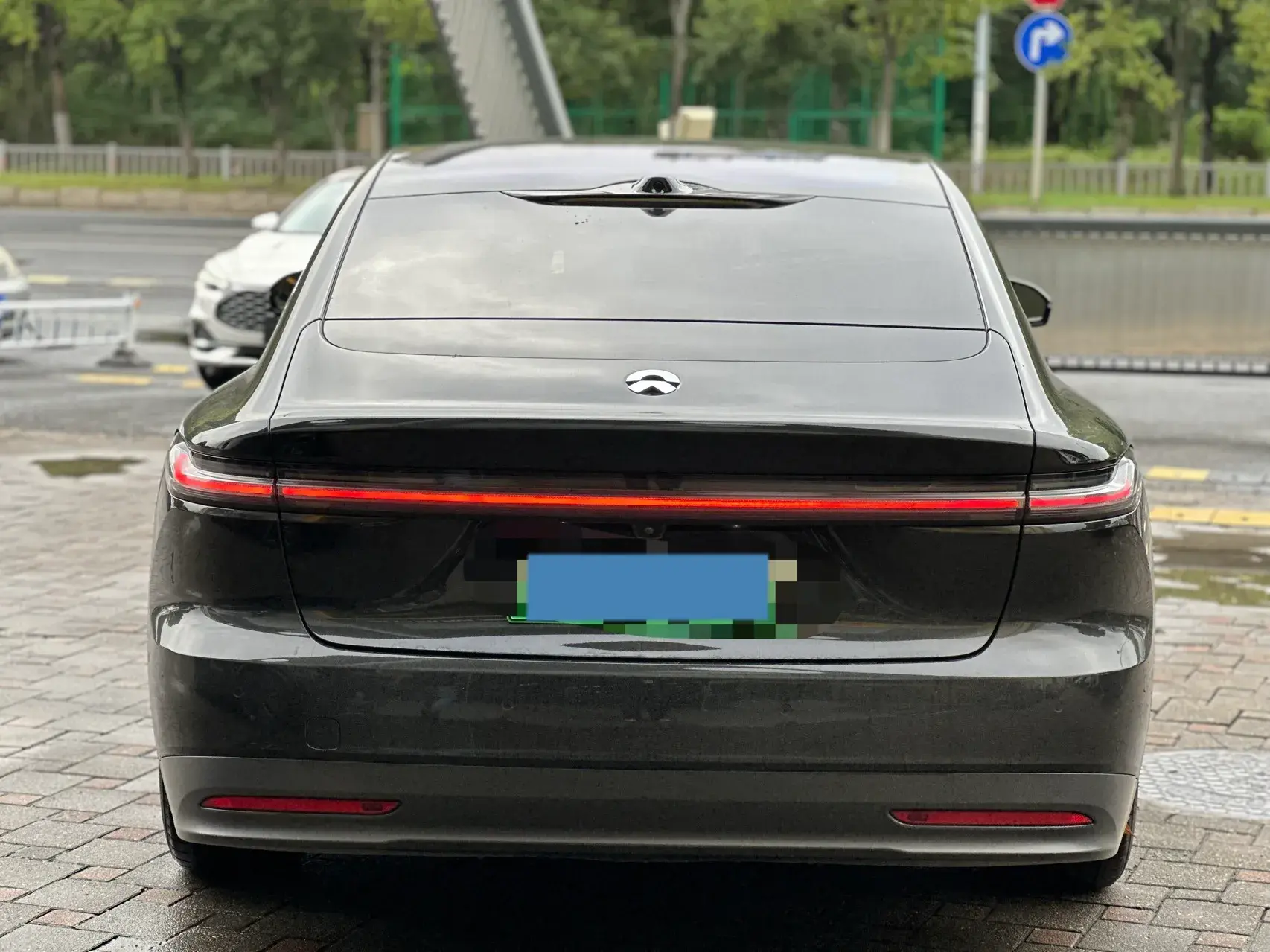 2021 VOLKSWAGEN ID.6 thumbnail 3