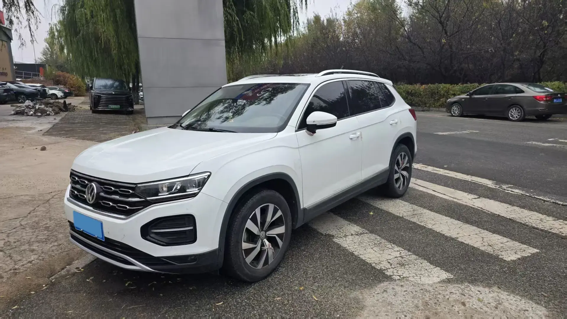 2019 VOLKSWAGEN TAYRON view 1