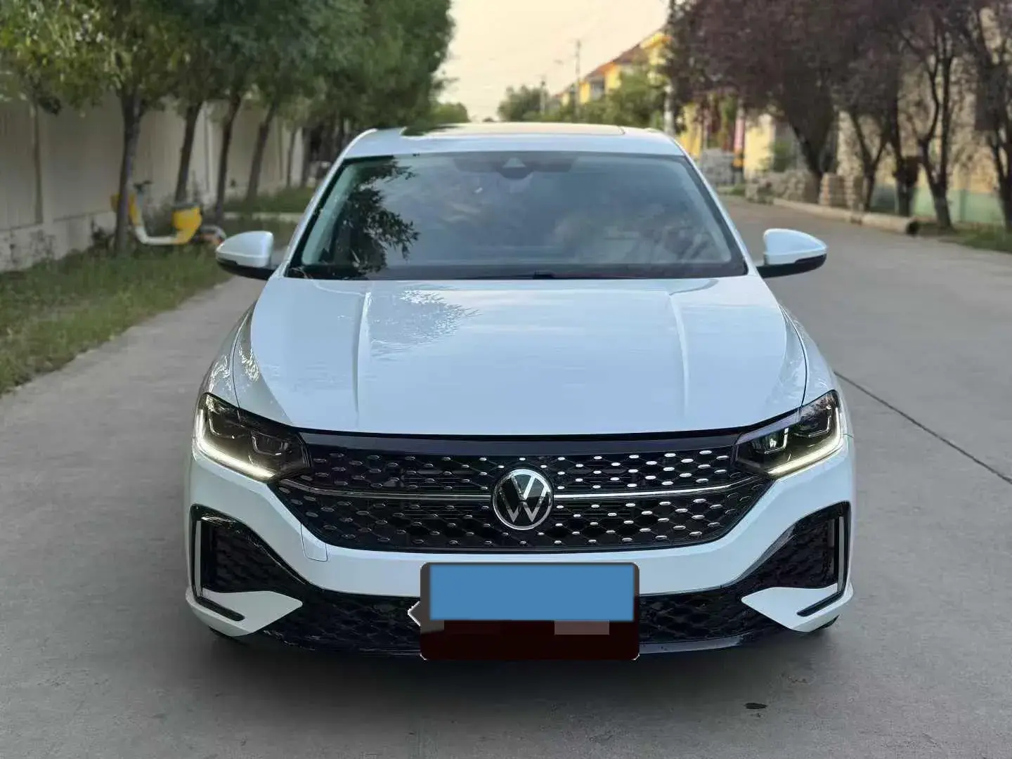 2024 VOLKSWAGEN LAVIDA thumbnail 3