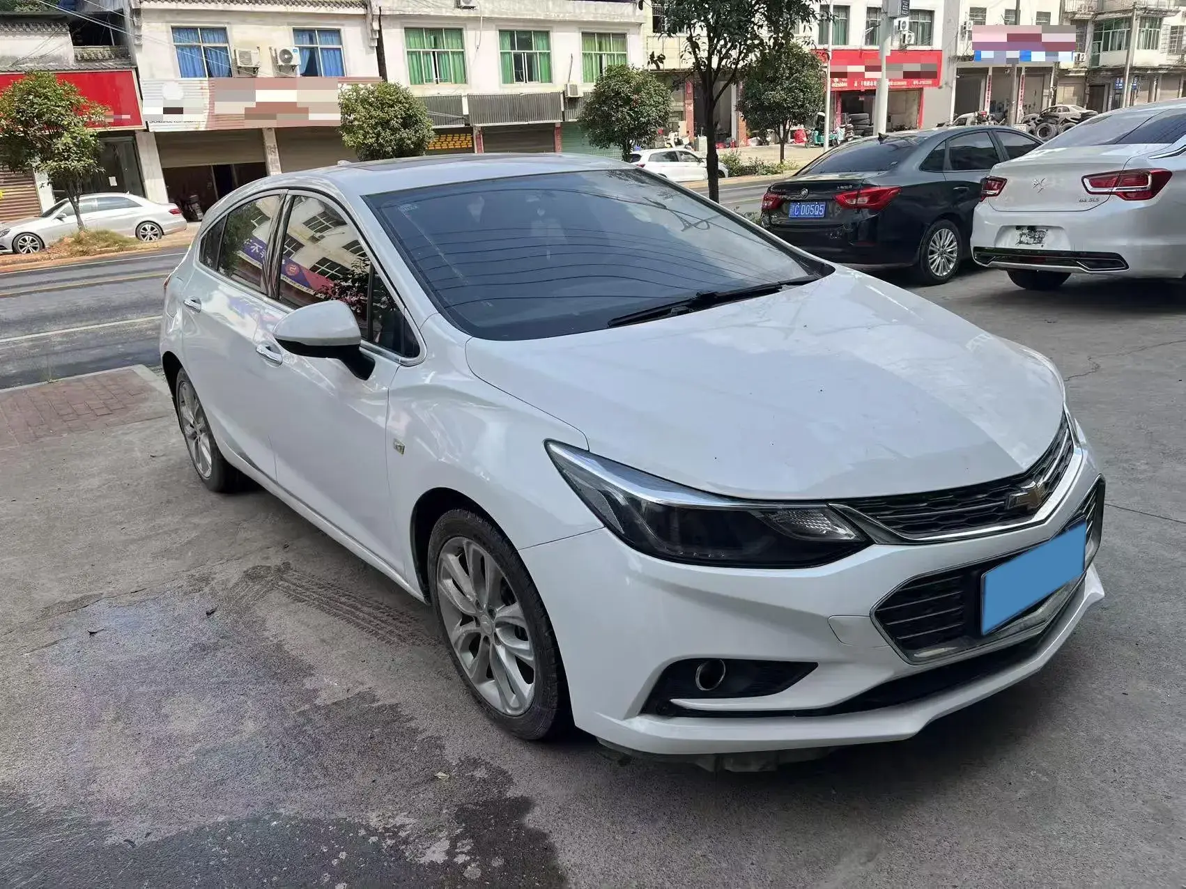 2018 CHEVROLET CRUZE thumbnail 2