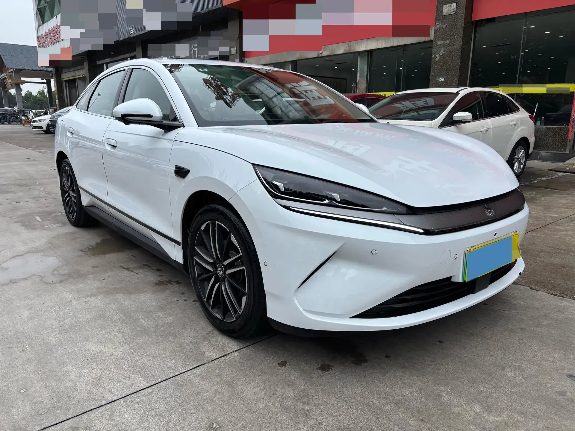 2025 BYD QINL thumbnail 3