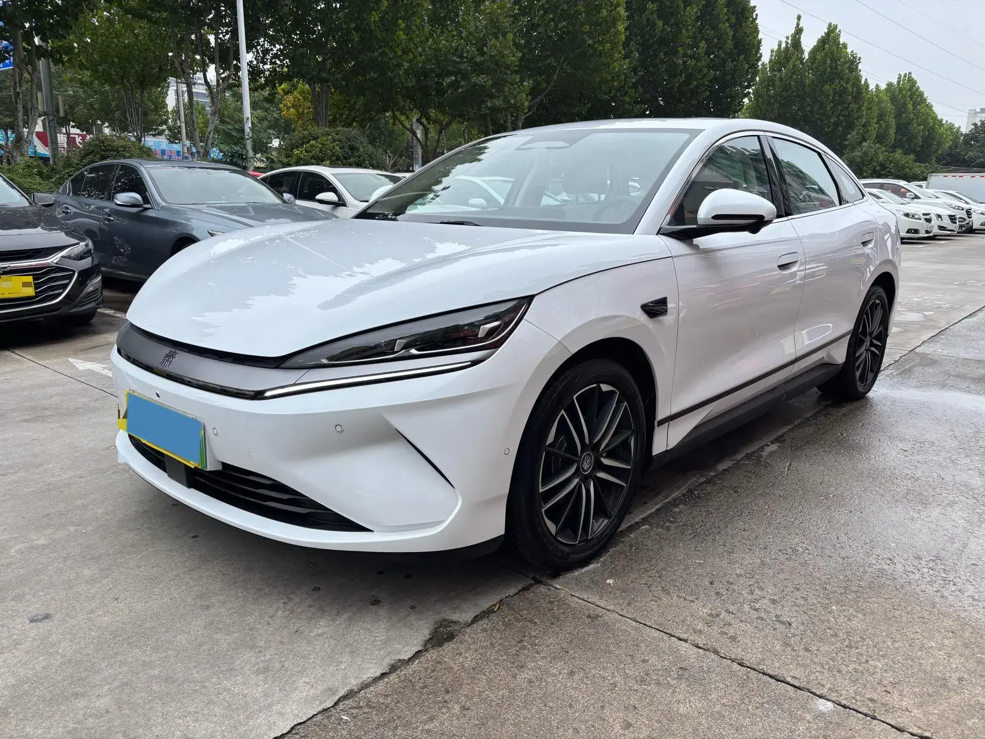 2025 BYD QINL view 1